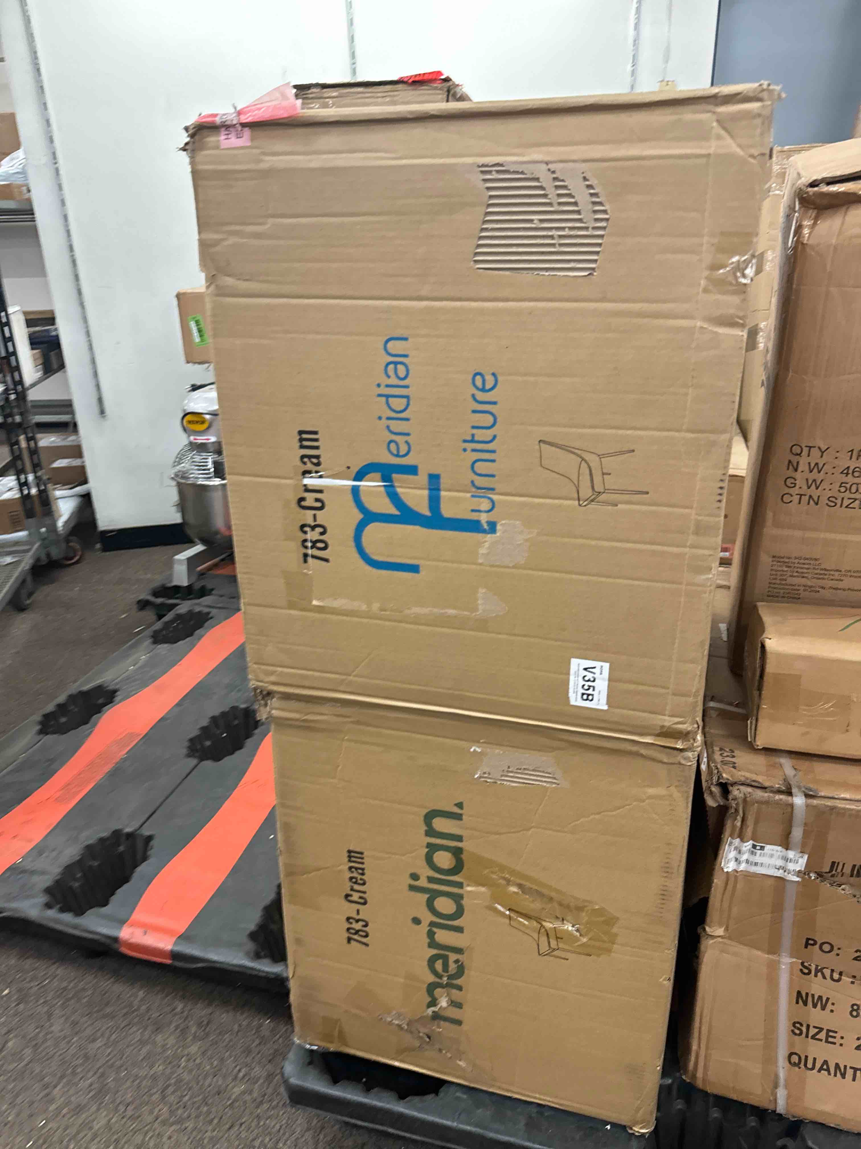 https://s3.amazonaws.com/lotting-images-prod/phillipi/YEL5013079_1726759404131.jpeg