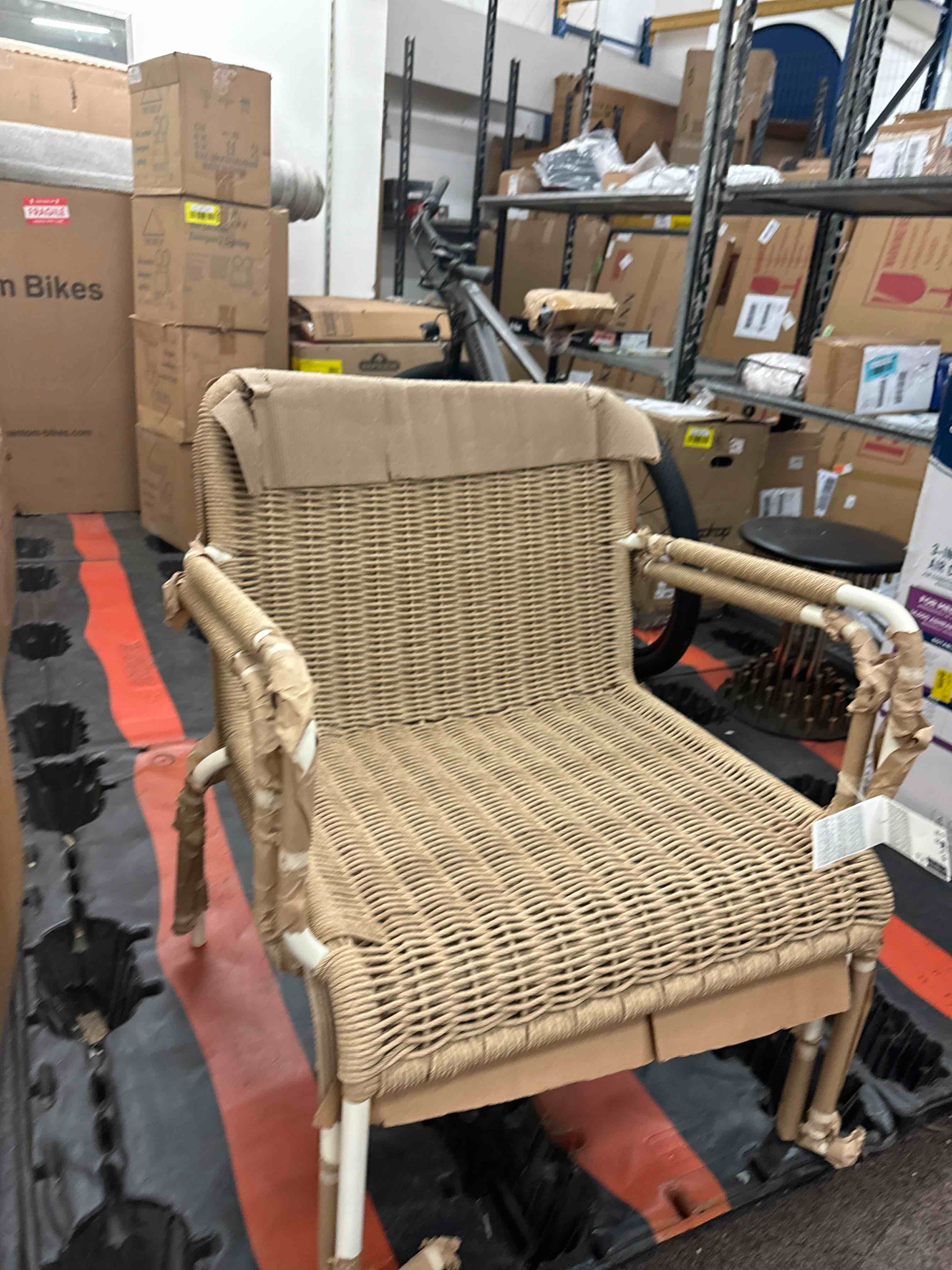 https://s3.amazonaws.com/lotting-images-prod/phillipi/YEL5013084_1726760628239.jpeg