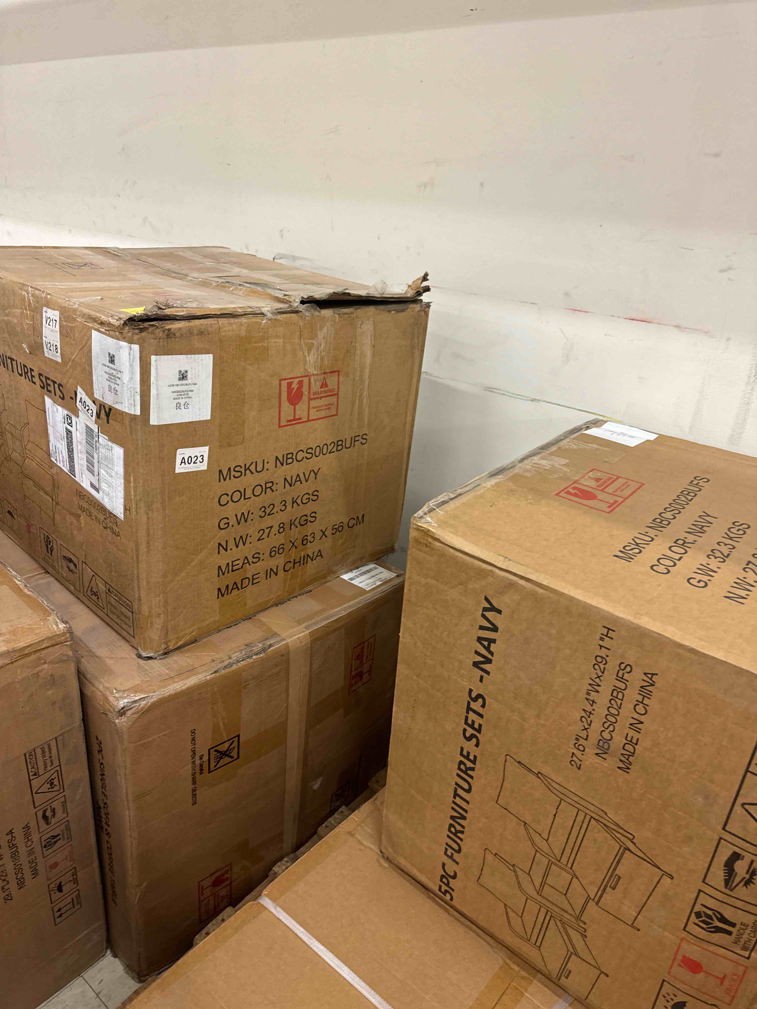 https://s3.amazonaws.com/lotting-images-prod/phillipi/YEL5013108_1726774103134.jpeg
