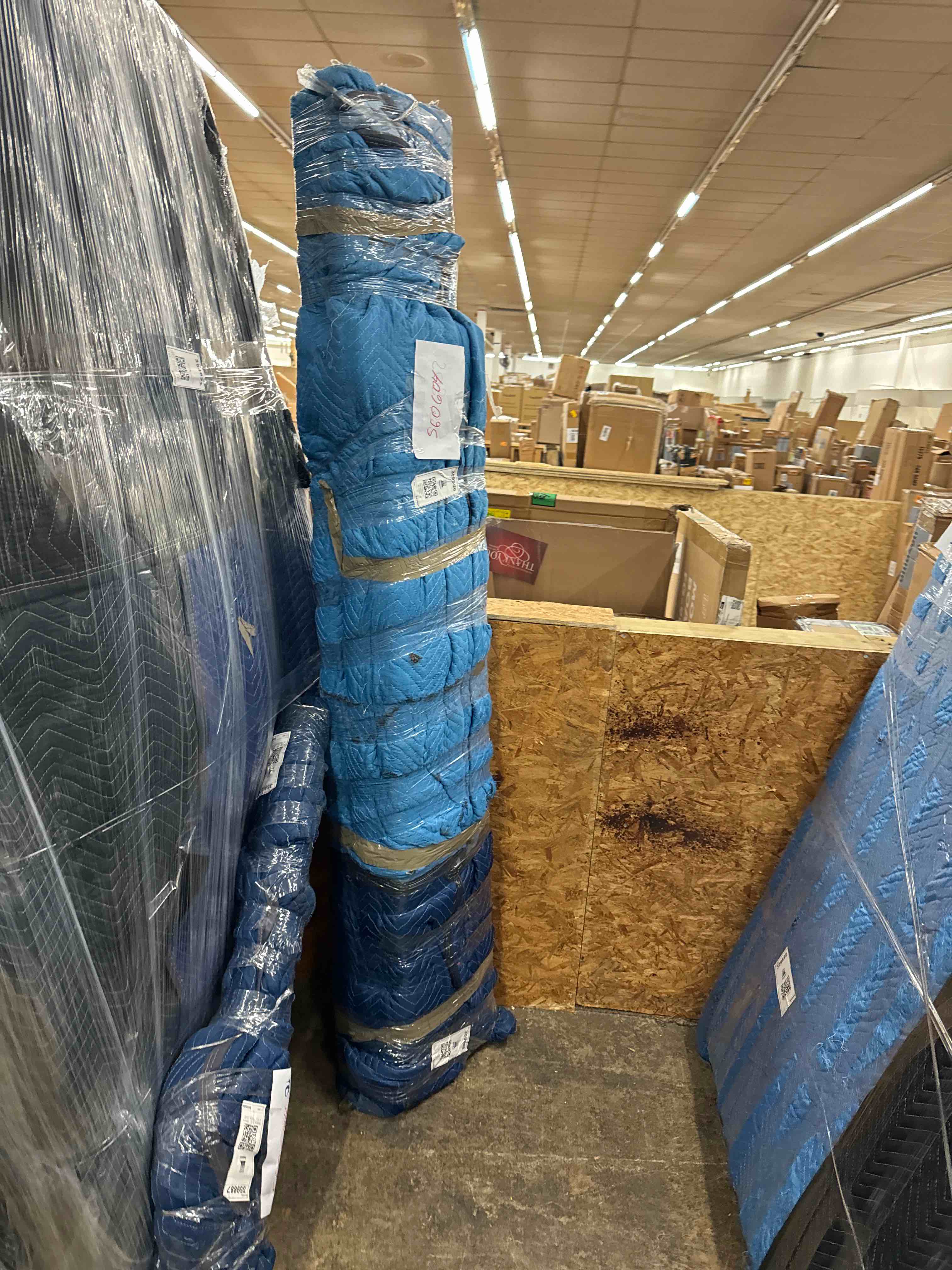 https://s3.amazonaws.com/lotting-images-prod/phillipi/YEL5013654_1731602406543.jpeg