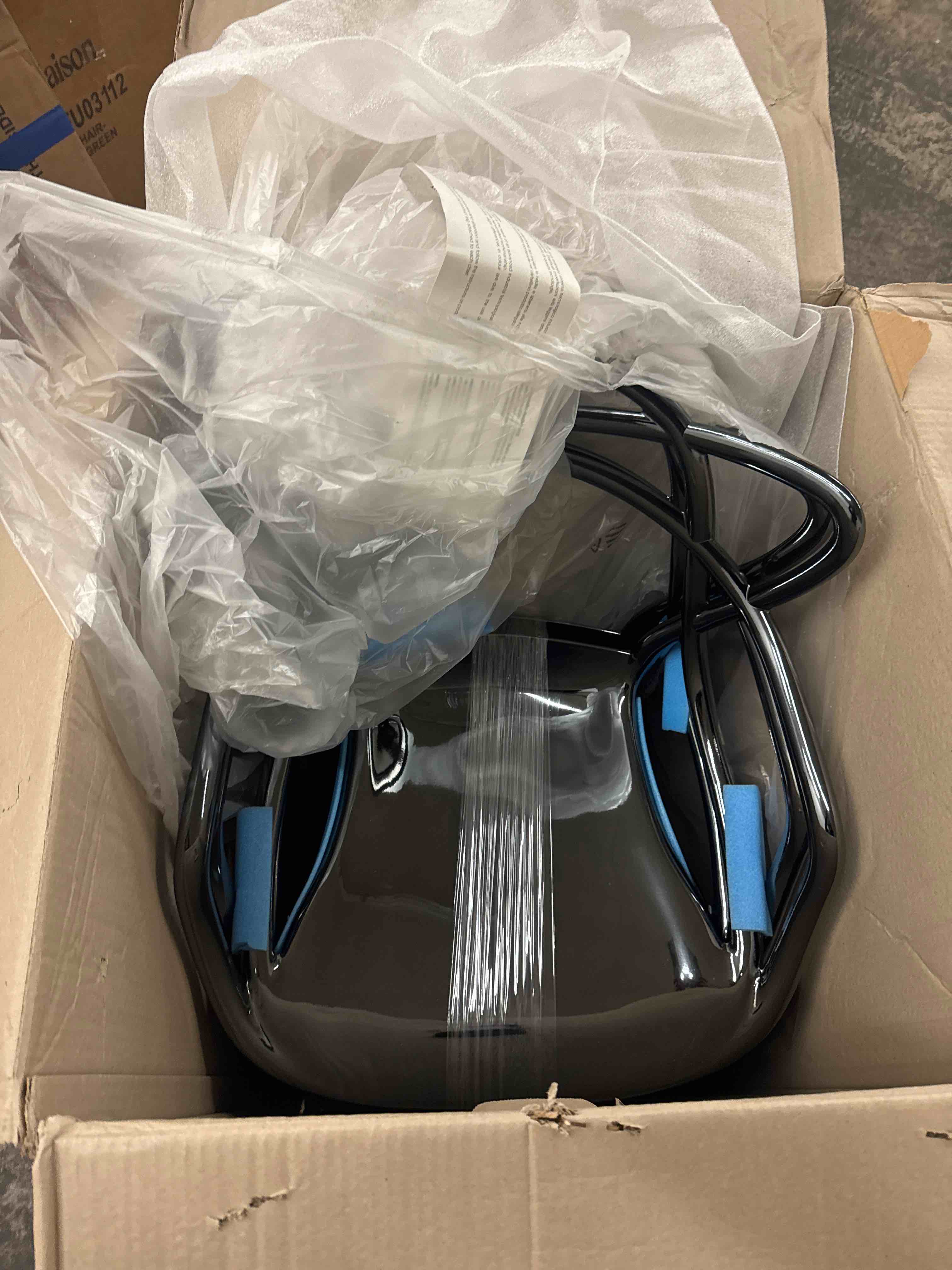 https://s3.amazonaws.com/lotting-images-prod/phillipi/YEL5013859_1740160370884.jpeg