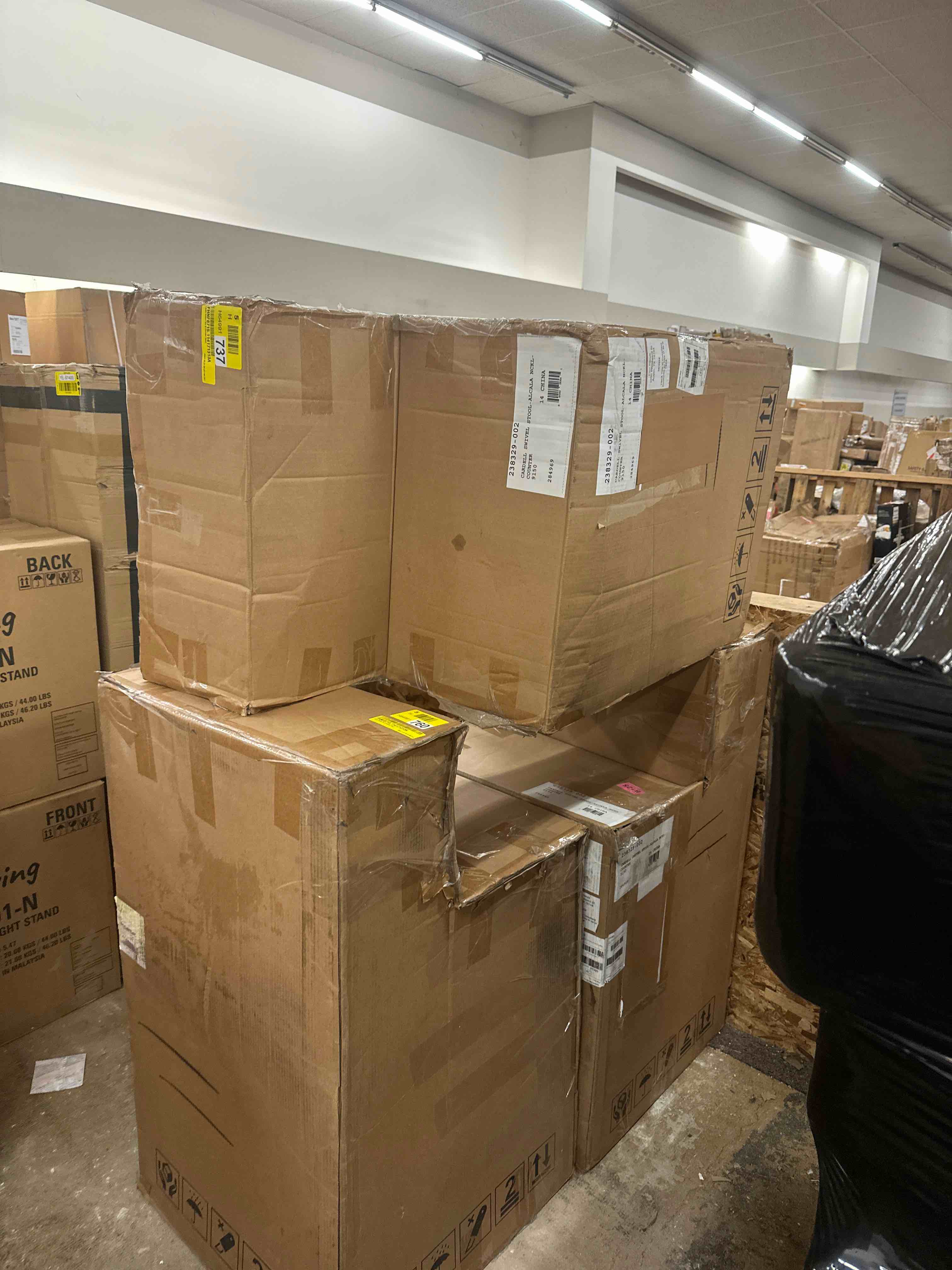 https://s3.amazonaws.com/lotting-images-prod/phillipi/YEL5014008_1743611535396.jpeg