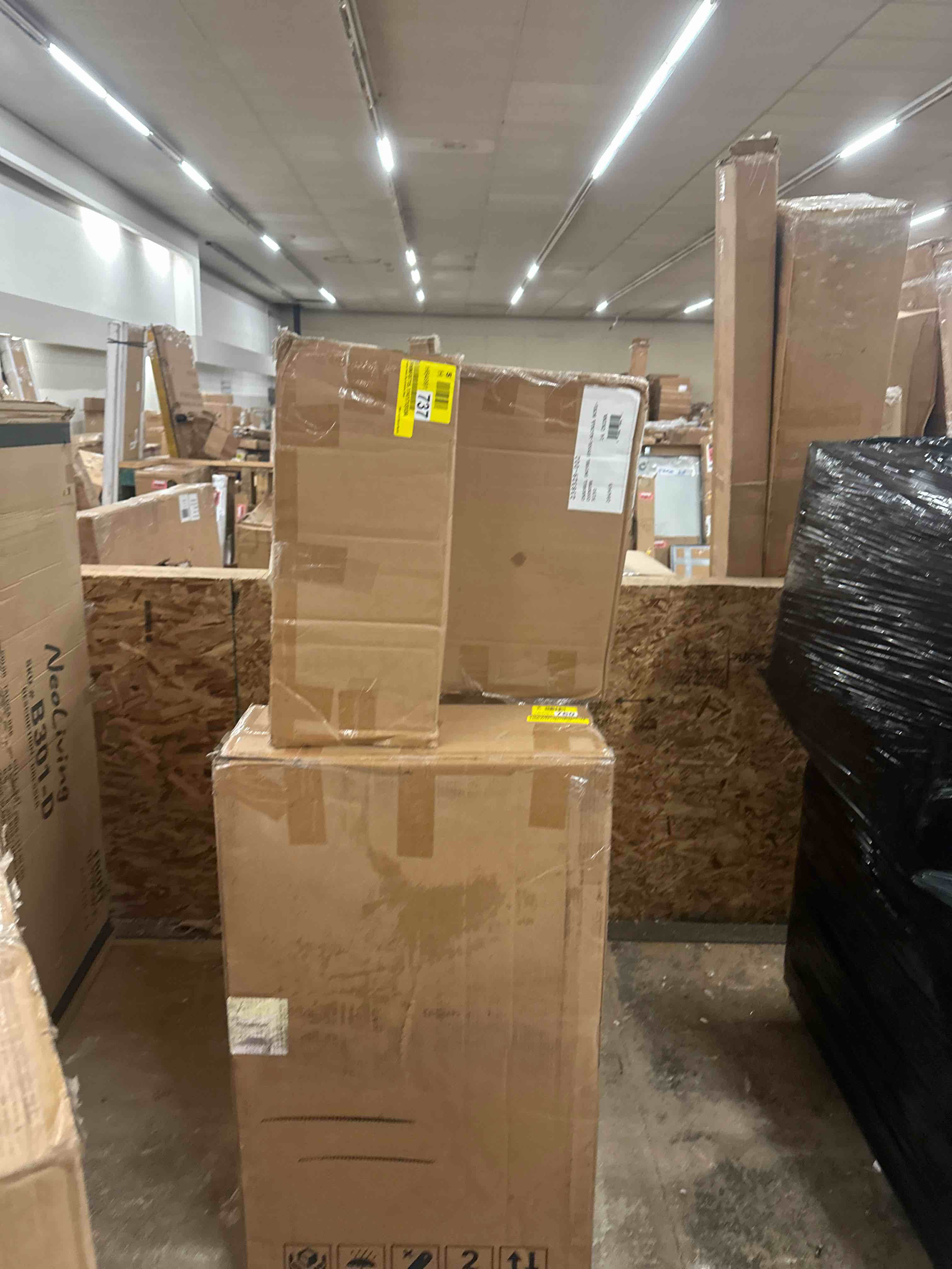 https://s3.amazonaws.com/lotting-images-prod/phillipi/YEL5014008_1743611541796.jpeg