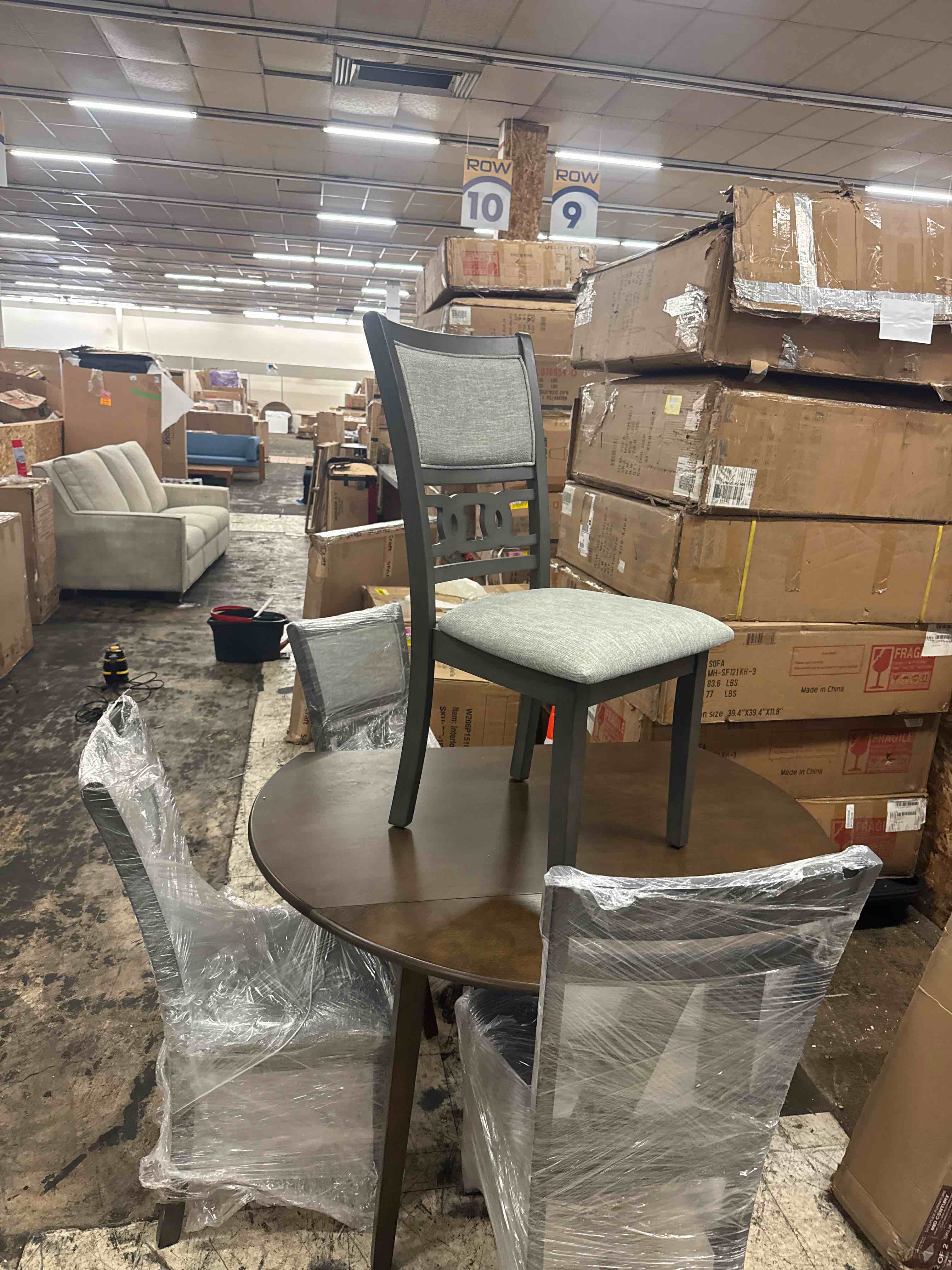 https://s3.amazonaws.com/lotting-images-prod/phillipi/YEL5014495_1750961986515.jpeg