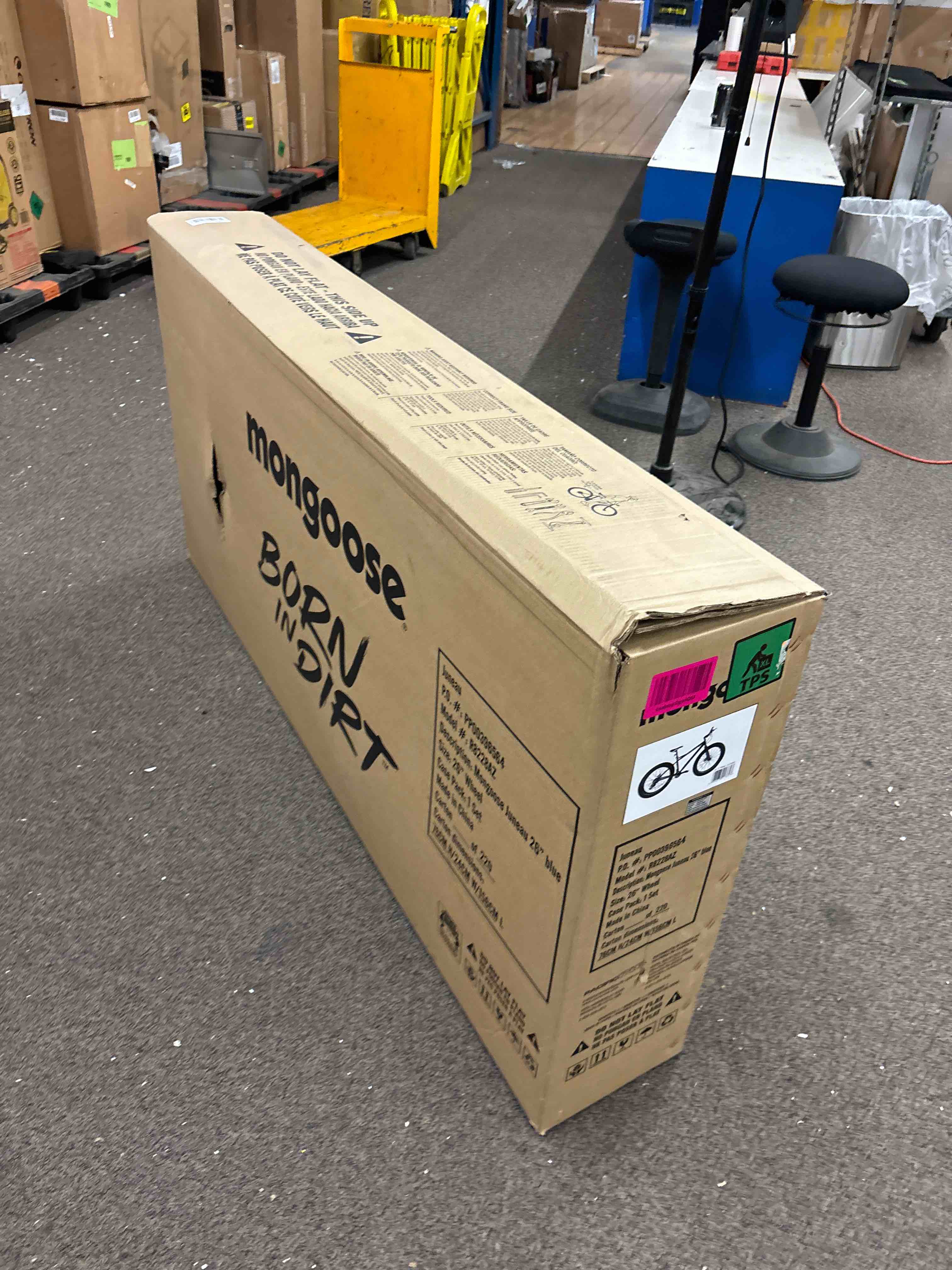 https://s3.amazonaws.com/lotting-images-prod/phillipi/YEL5018128_1703874614191.jpeg