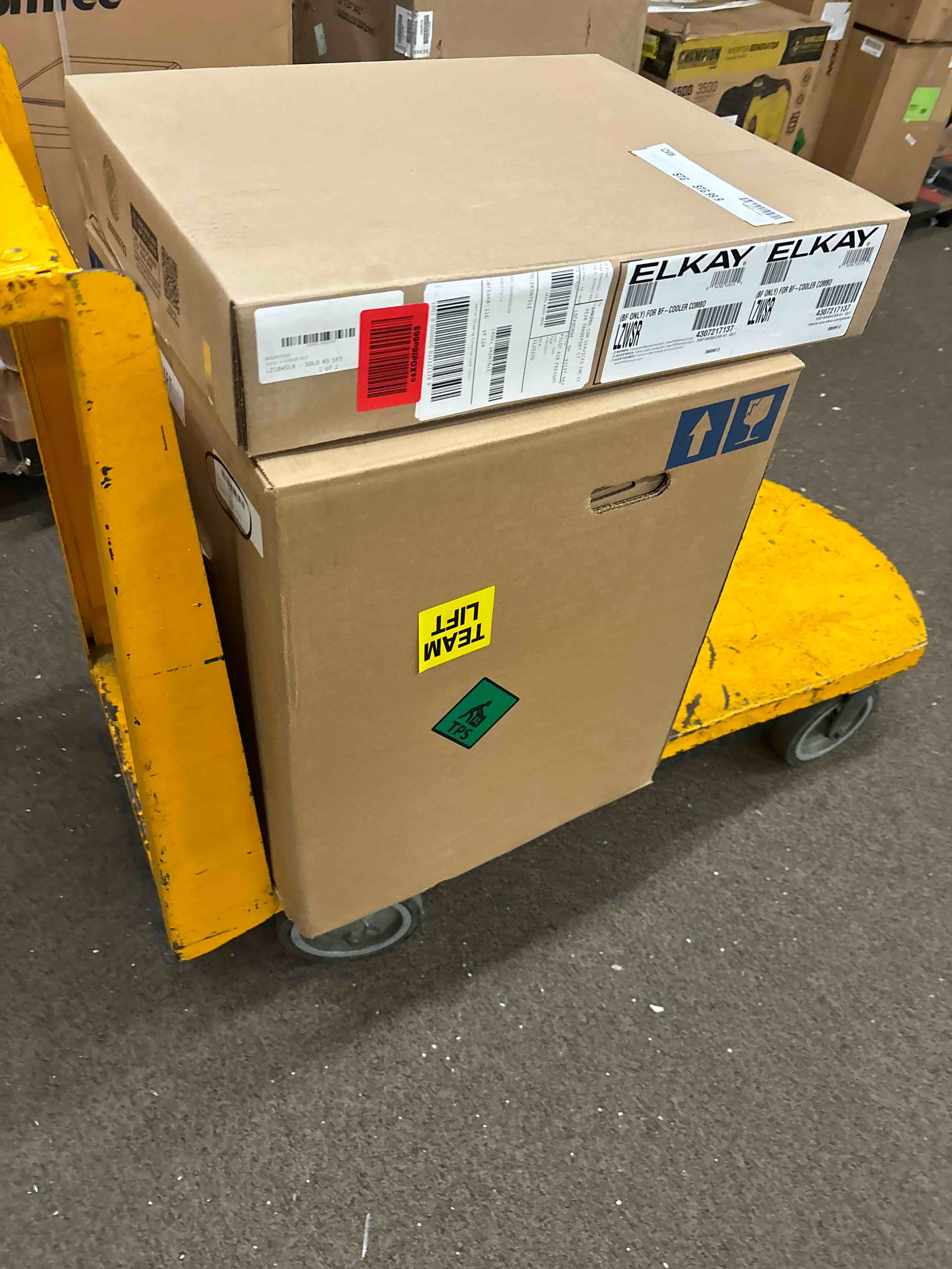 https://s3.amazonaws.com/lotting-images-prod/phillipi/YEL5018148_1703886211342.jpeg