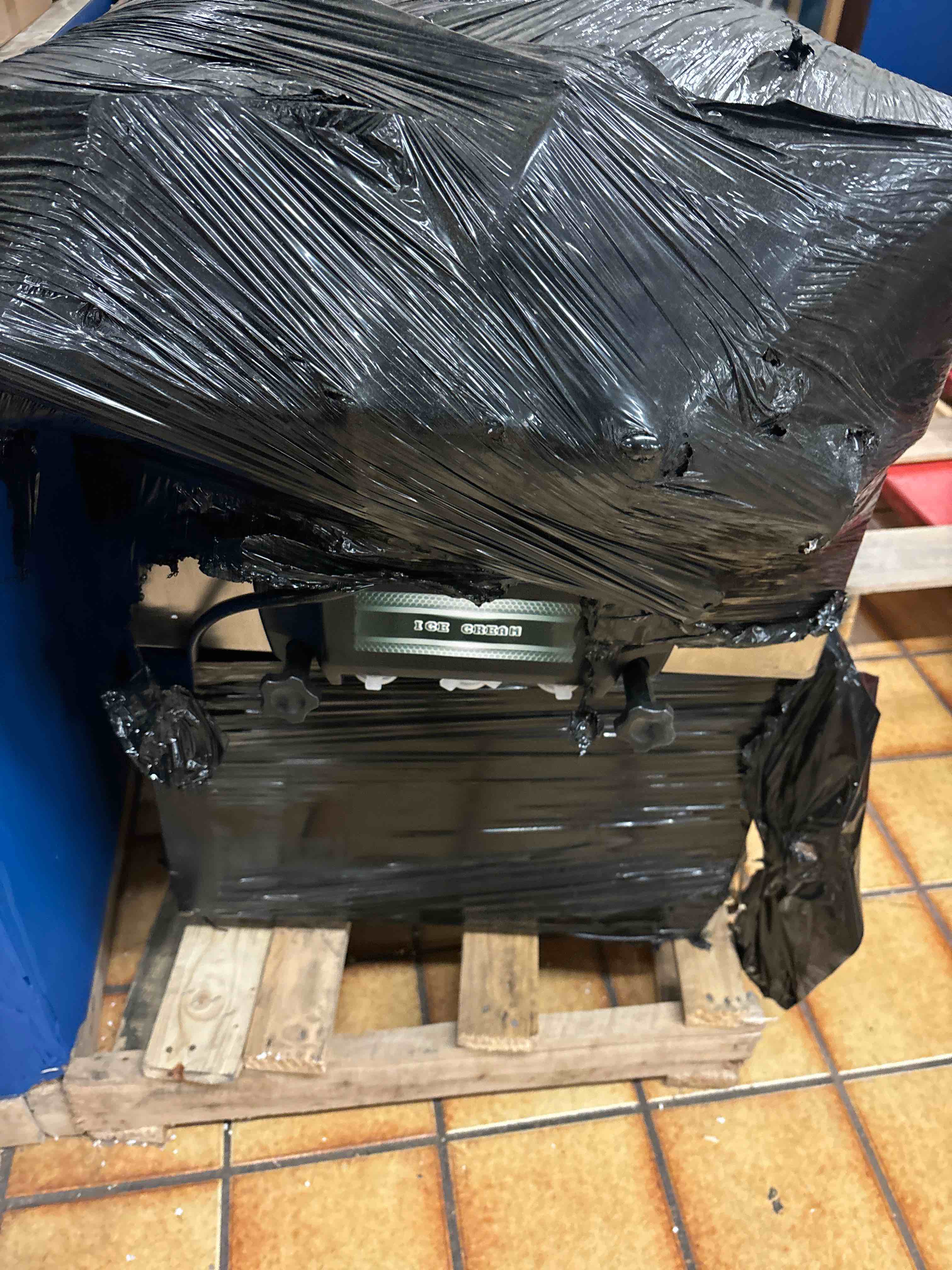 https://s3.amazonaws.com/lotting-images-prod/phillipi/YEL5018150_1703887340153.jpeg