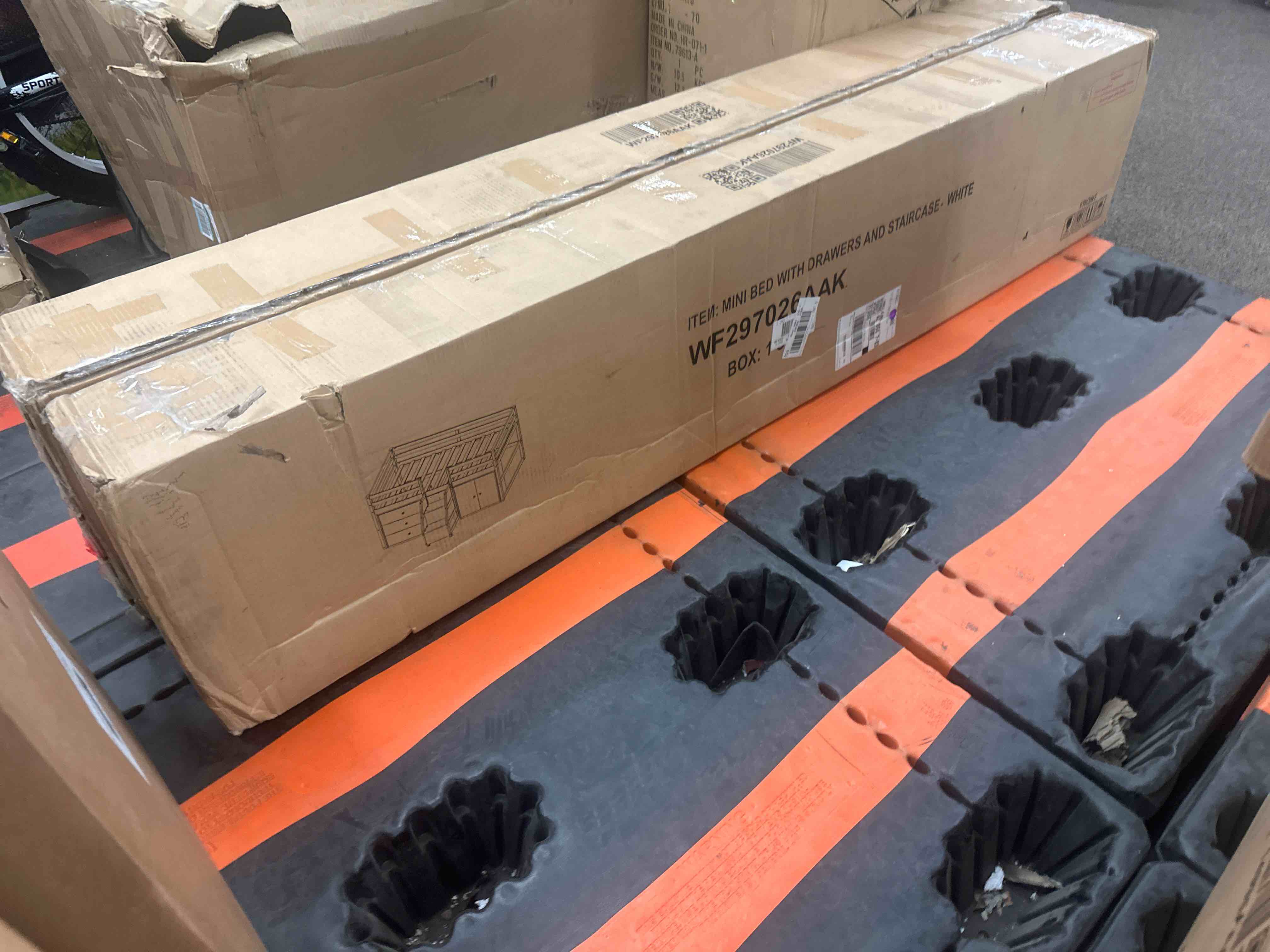 https://s3.amazonaws.com/lotting-images-prod/phillipi/YEL5018701_1718296100560.jpeg