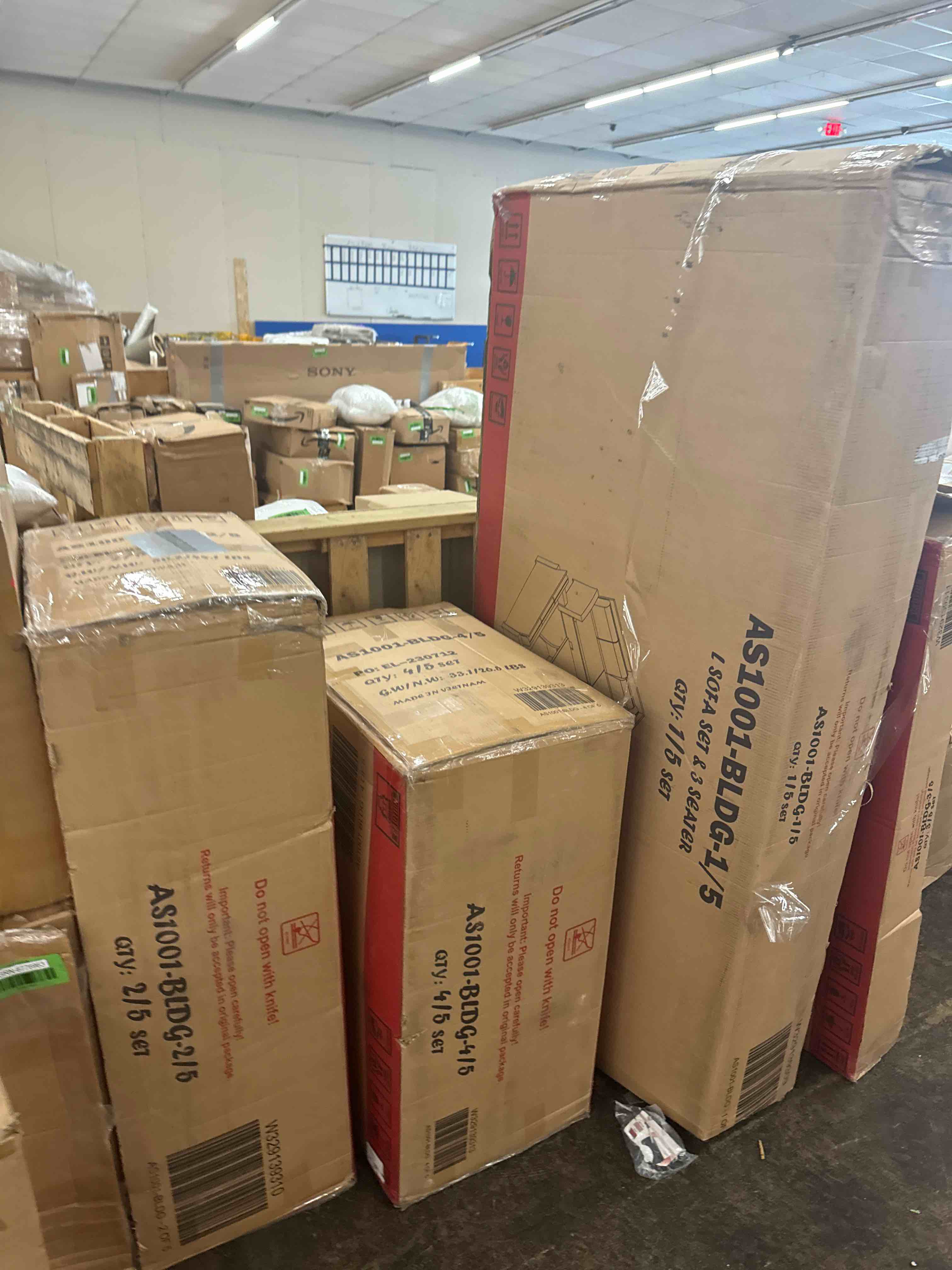 https://s3.amazonaws.com/lotting-images-prod/phillipi/YEL5019199_1730476537518.jpeg