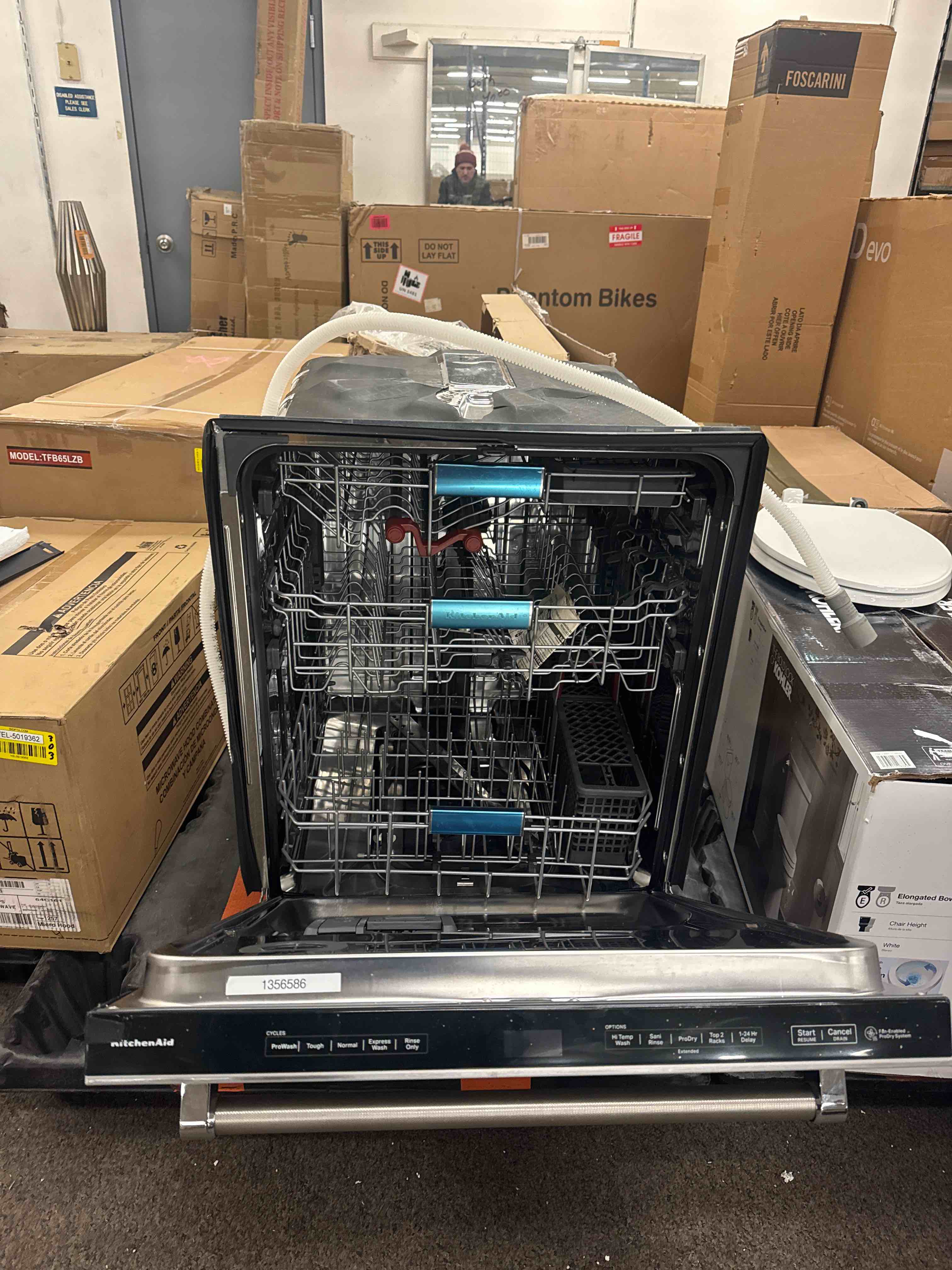 https://s3.amazonaws.com/lotting-images-prod/phillipi/YEL5019359_1740070273517.jpeg