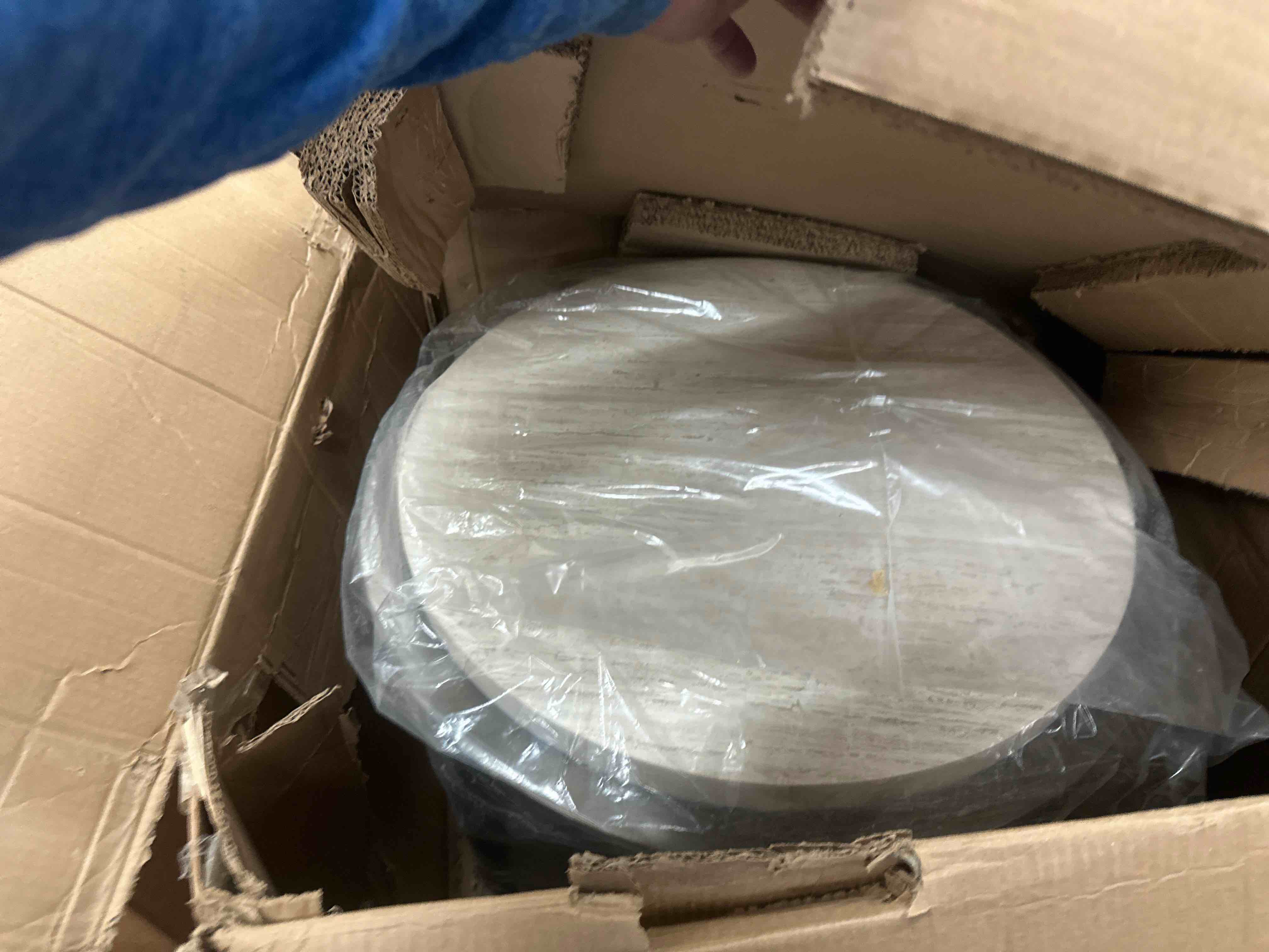 https://s3.amazonaws.com/lotting-images-prod/phillipi/YEL5019428_1741369888575.jpeg