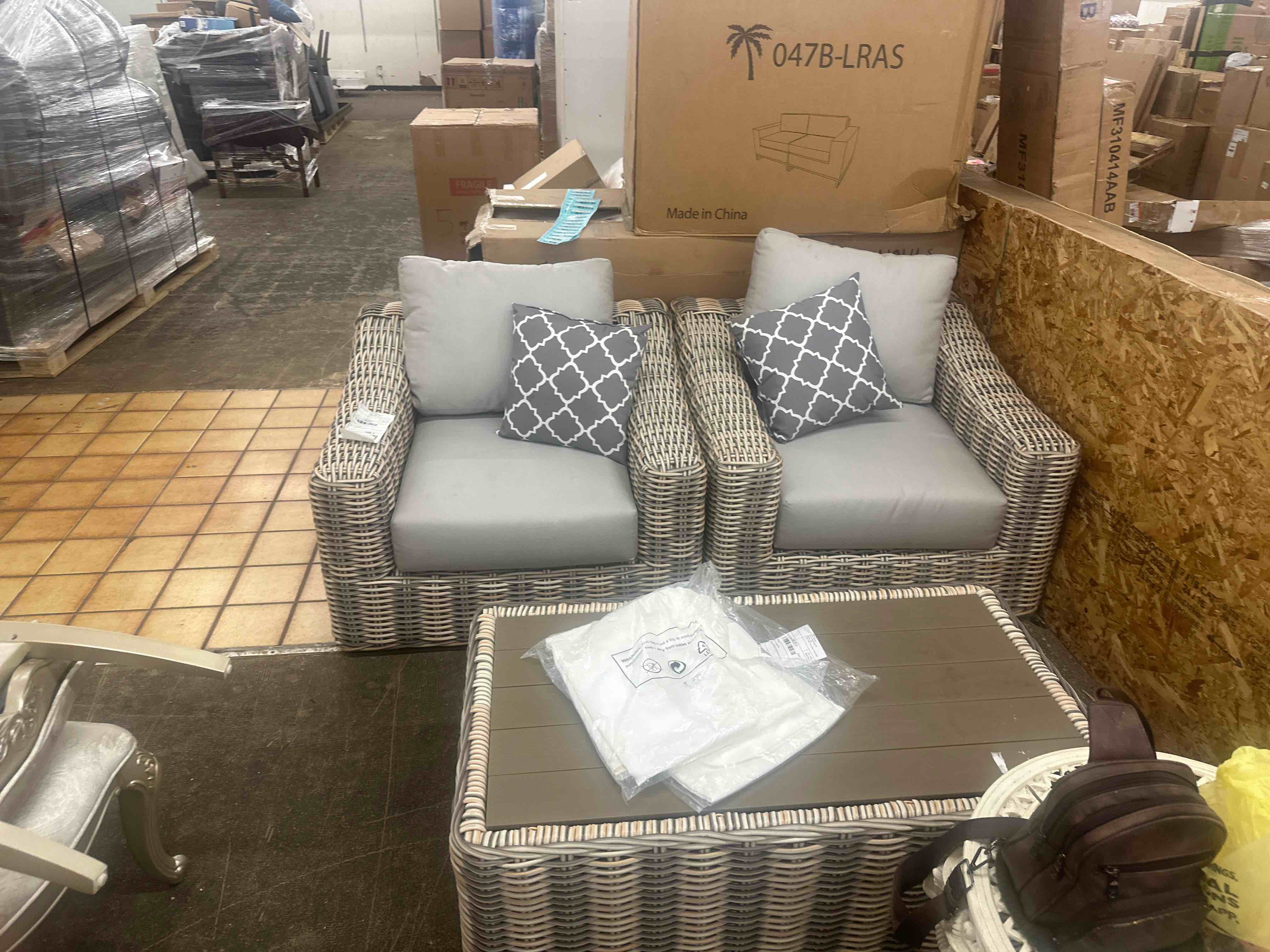 https://s3.amazonaws.com/lotting-images-prod/phillipi/YEL5019473_1745513795191.jpeg