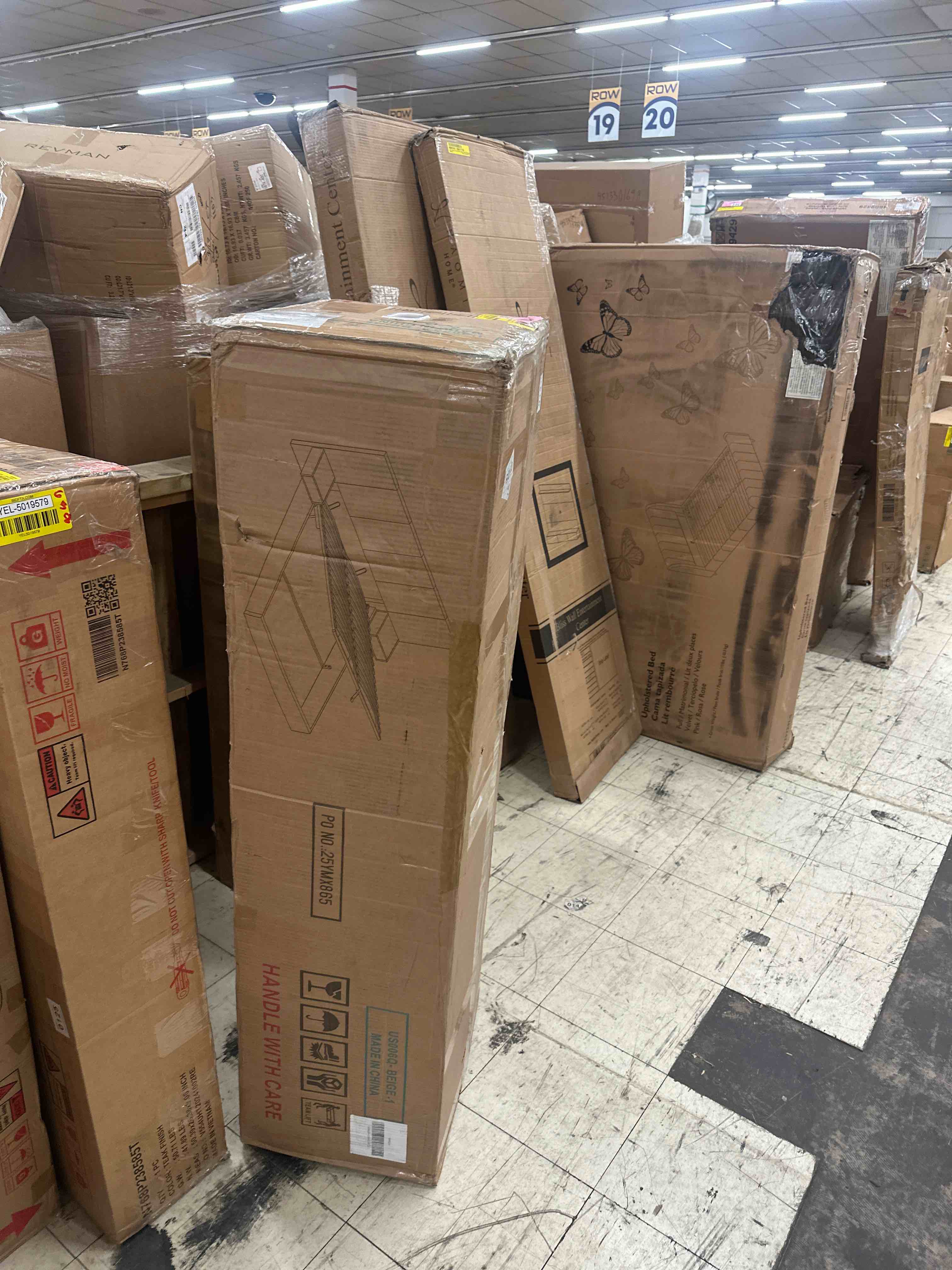 https://s3.amazonaws.com/lotting-images-prod/phillipi/YEL5019578_1746467898940.jpeg