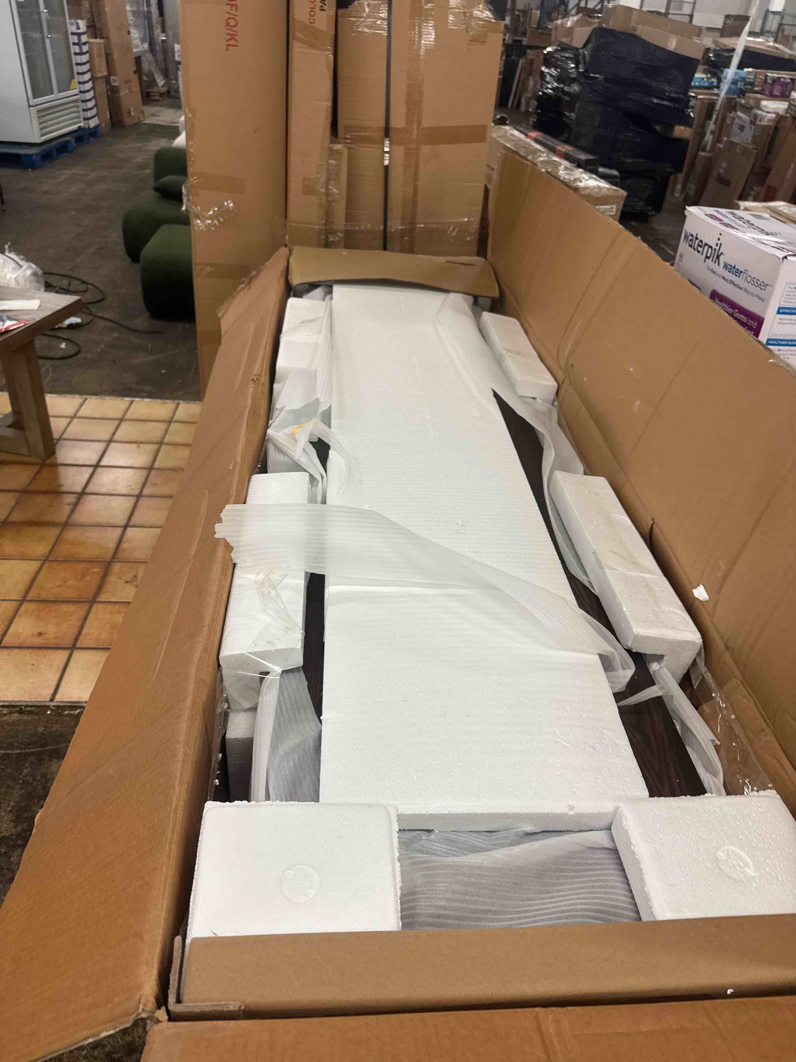 https://s3.amazonaws.com/lotting-images-prod/phillipi/YEL5019886_1753387853516.jpeg