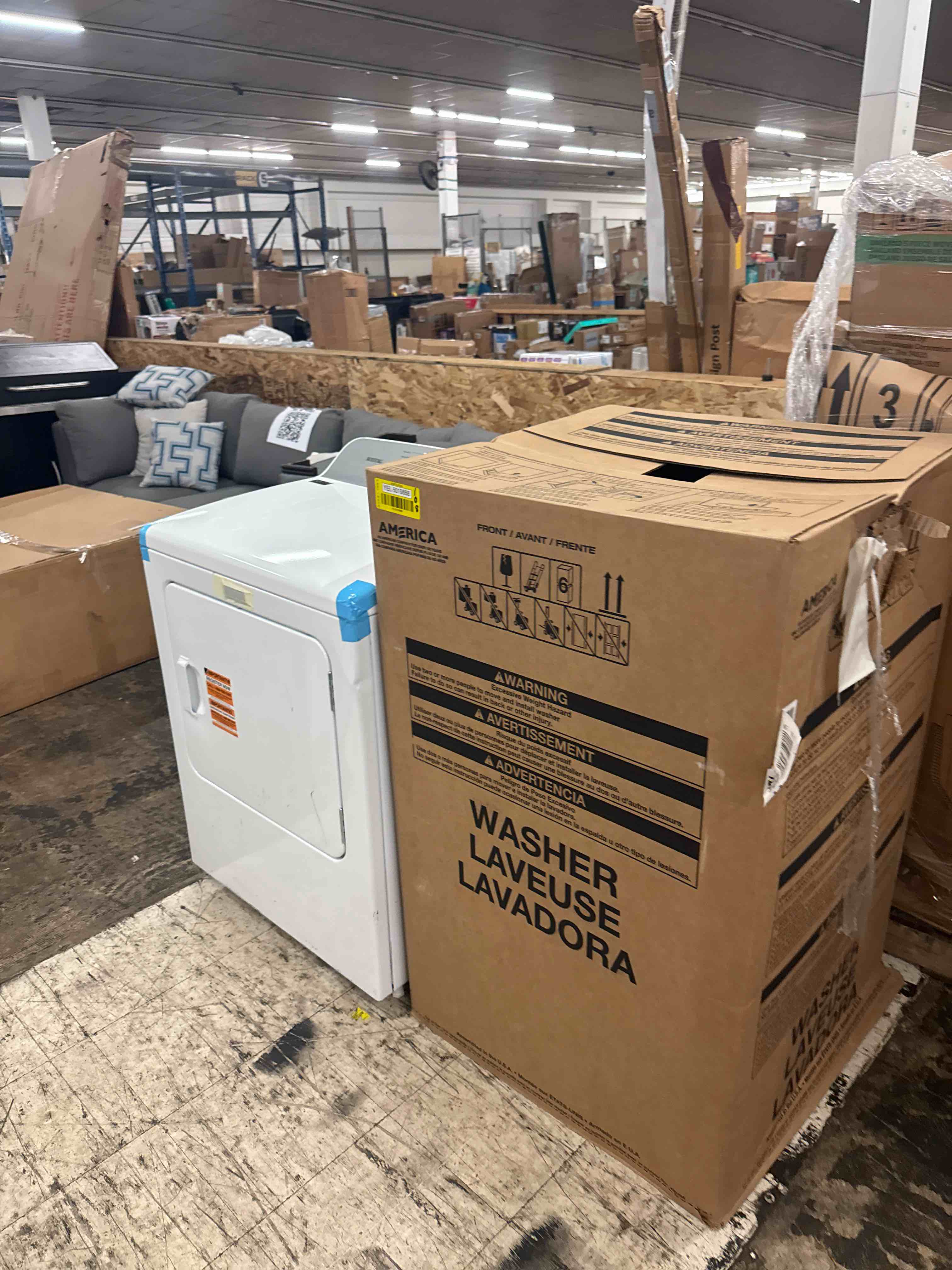 https://s3.amazonaws.com/lotting-images-prod/phillipi/YEL5019888_1753389304315.jpeg