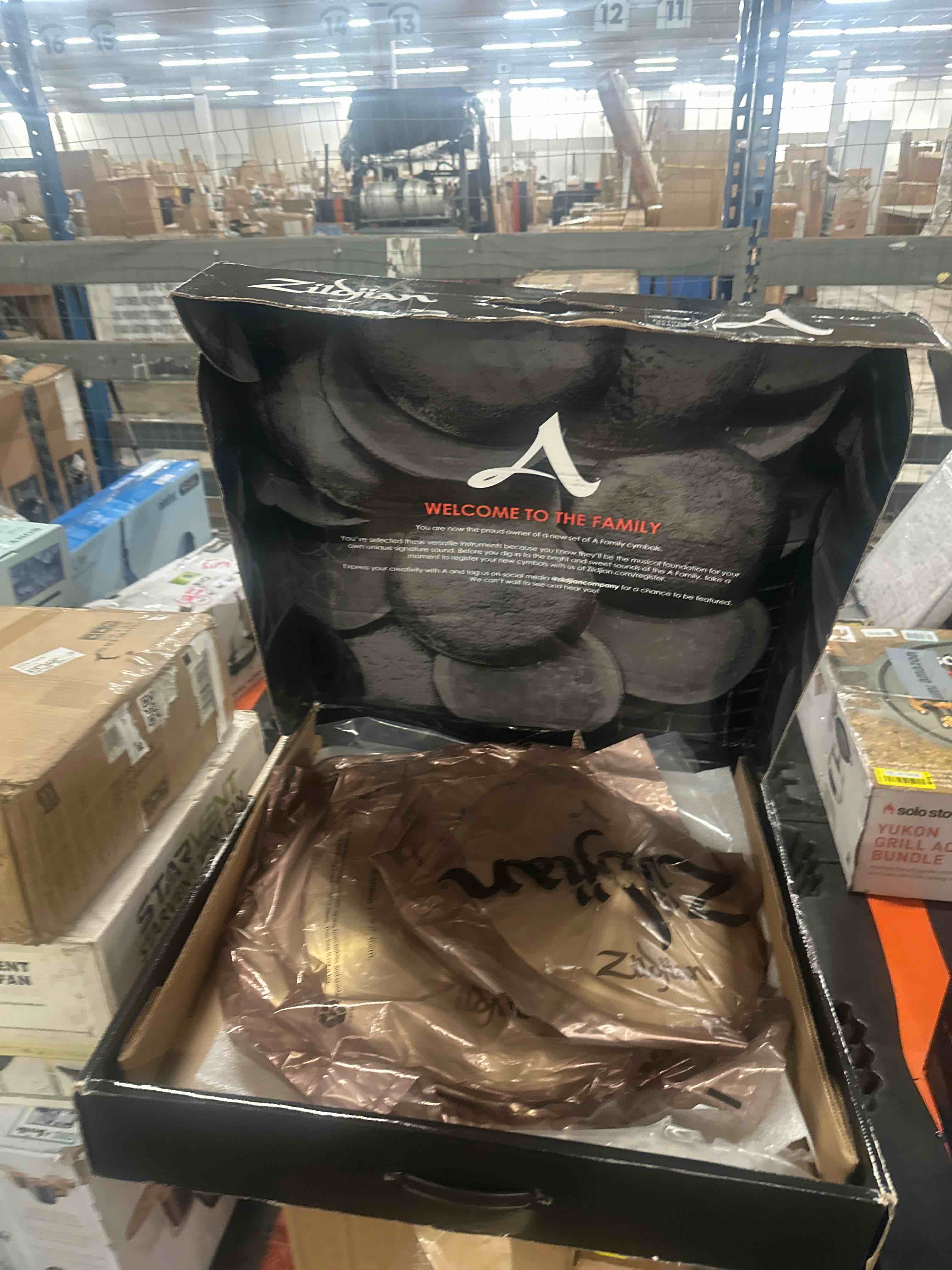 https://s3.amazonaws.com/lotting-images-prod/phillipi/YEL5019912_1753989085449.jpeg