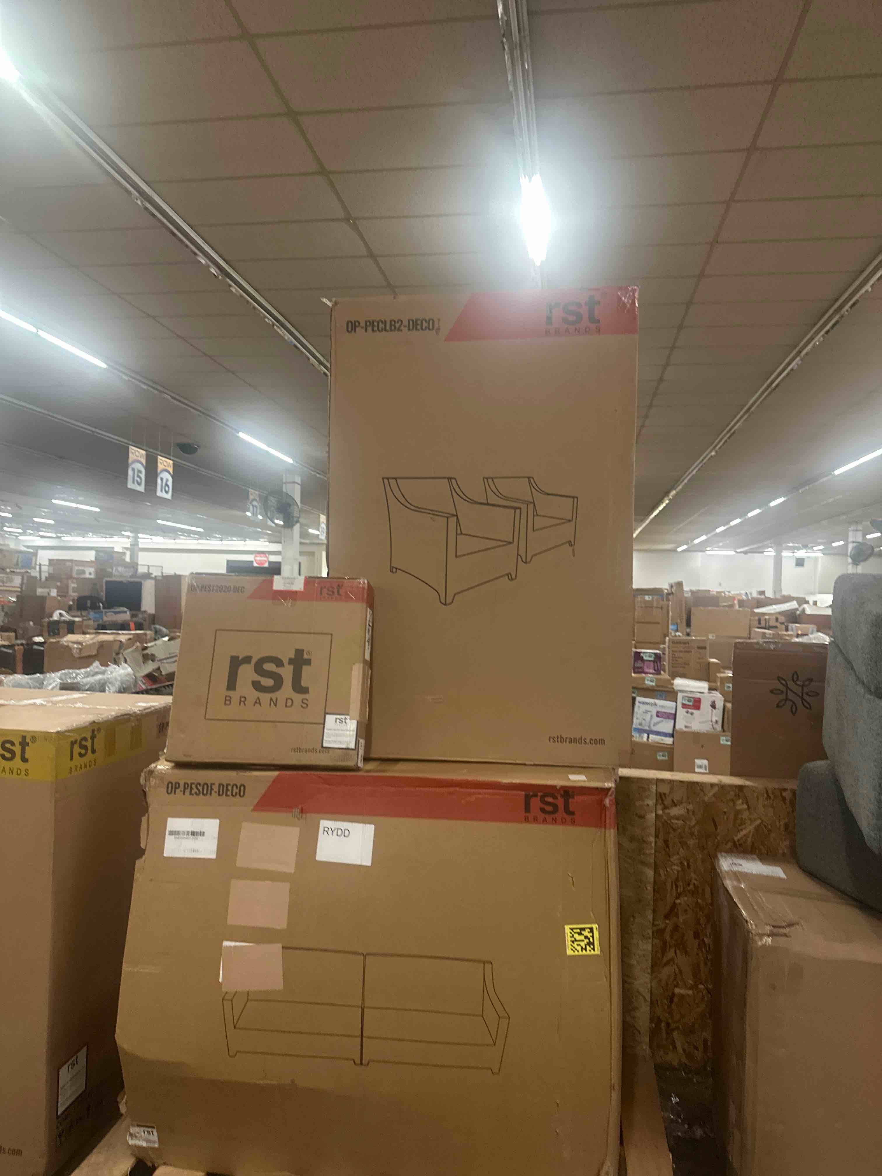 https://s3.amazonaws.com/lotting-images-prod/phillipi/YEL5019925_1753978307337.jpeg