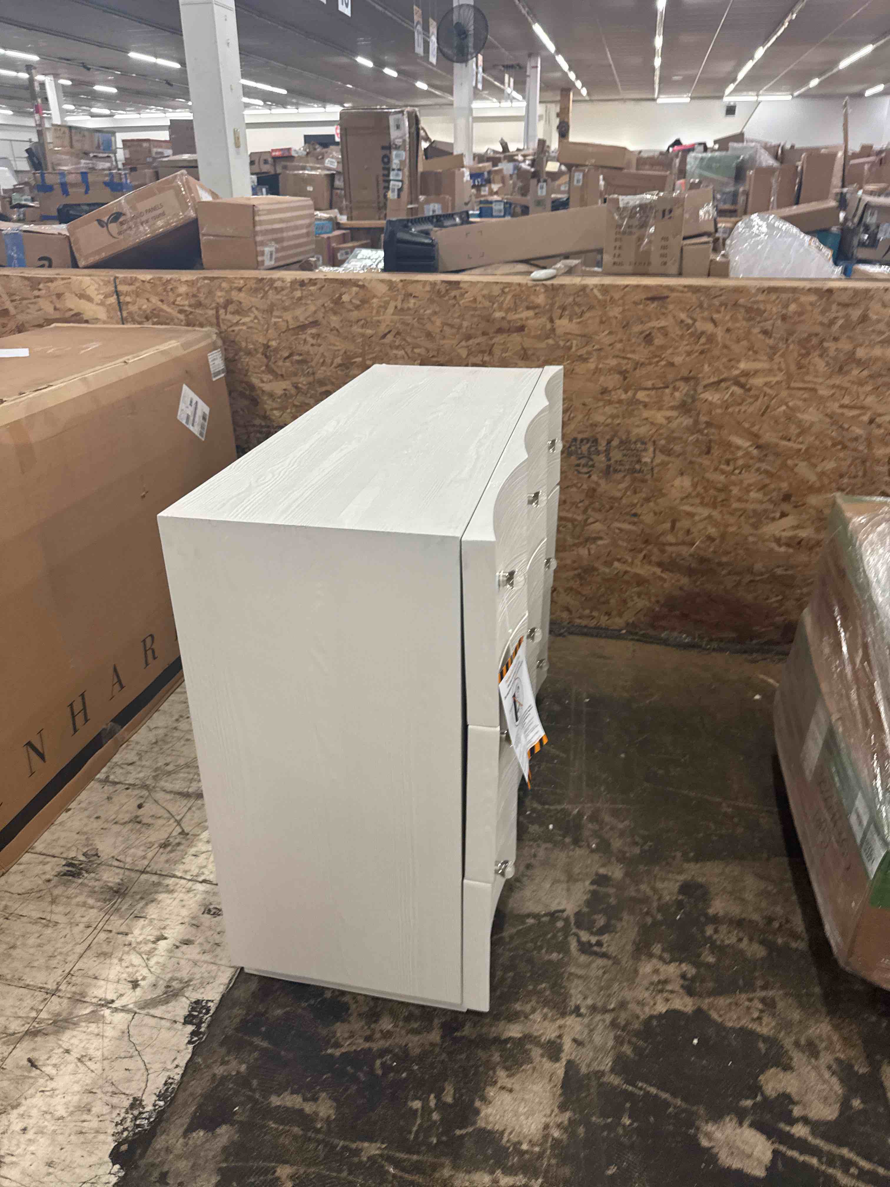 https://s3.amazonaws.com/lotting-images-prod/phillipi/YEL5020077_1755802286676.jpeg