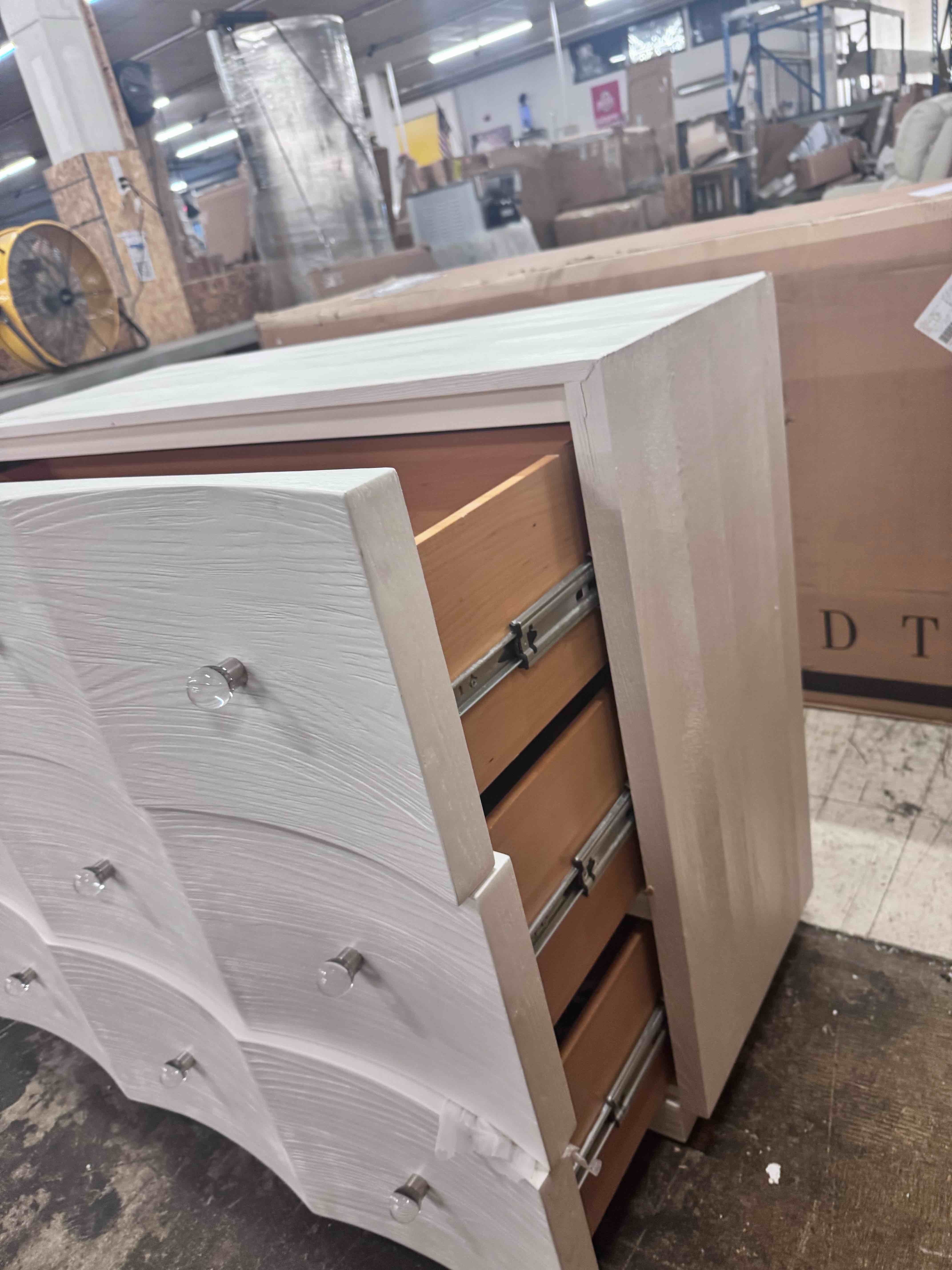 https://s3.amazonaws.com/lotting-images-prod/phillipi/YEL5020077_1755802324213.jpeg