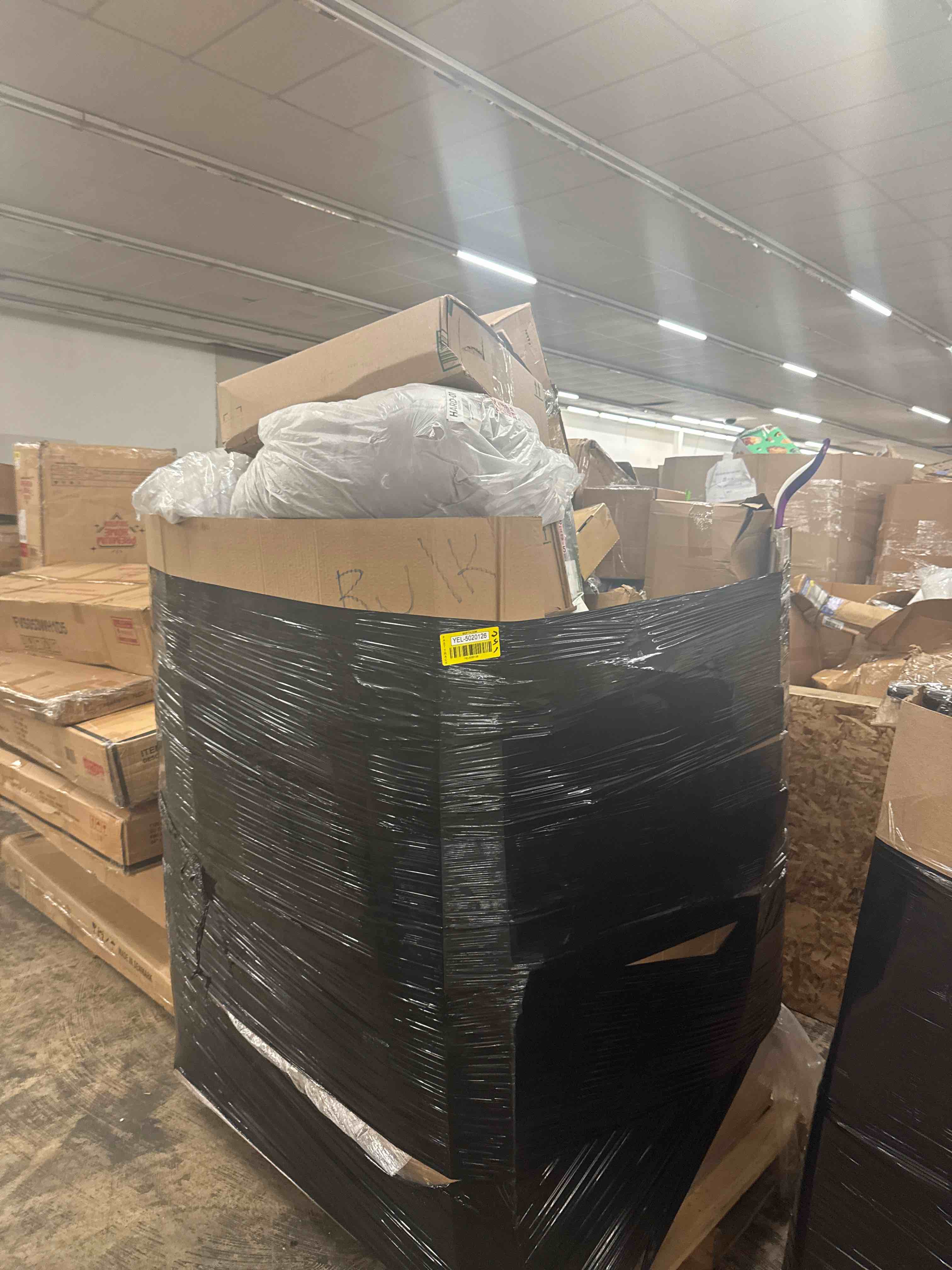 https://s3.amazonaws.com/lotting-images-prod/phillipi/YEL5020126_1755265008082.jpeg