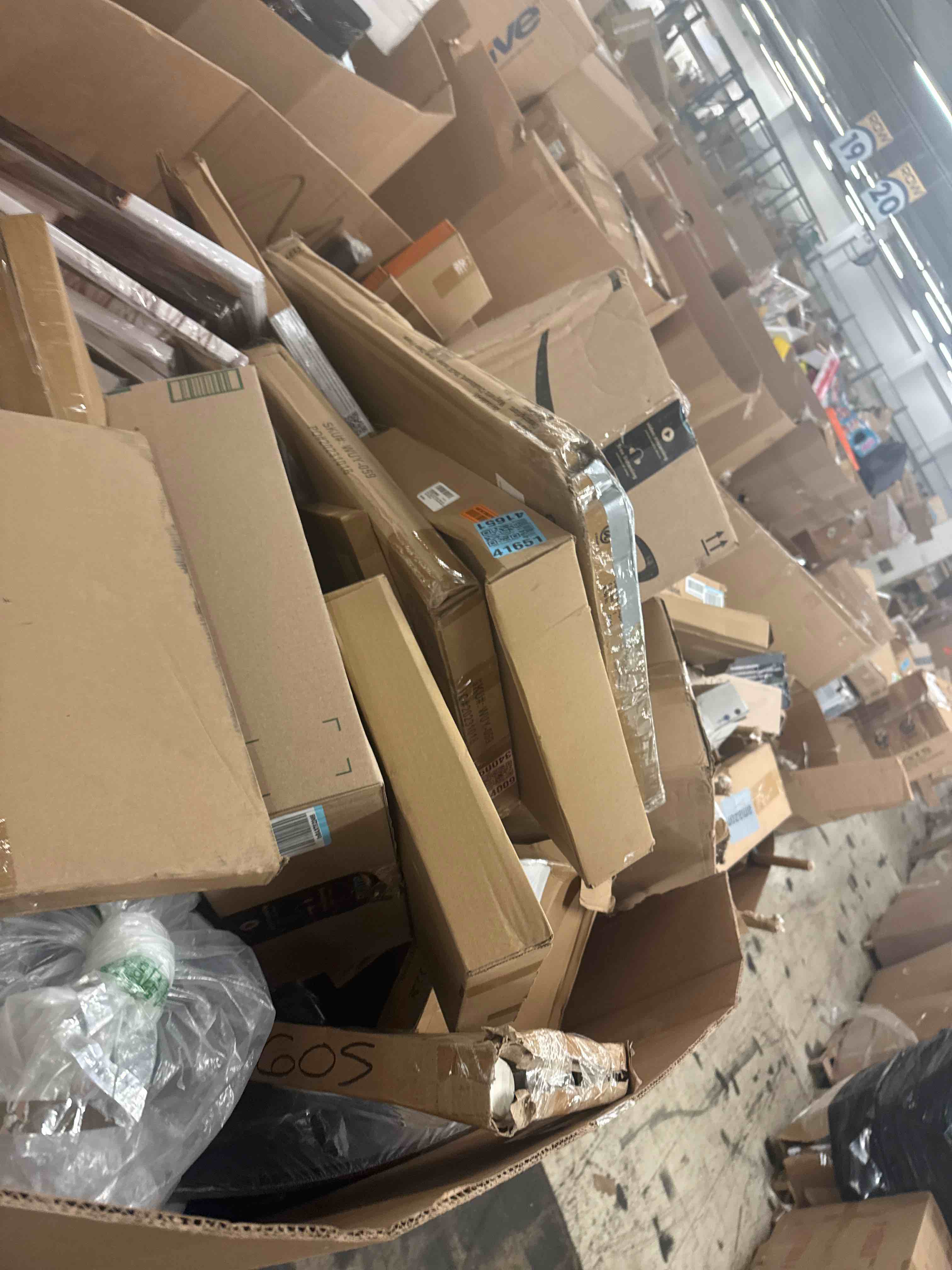 https://s3.amazonaws.com/lotting-images-prod/phillipi/YEL5020130_1755265113378.jpeg