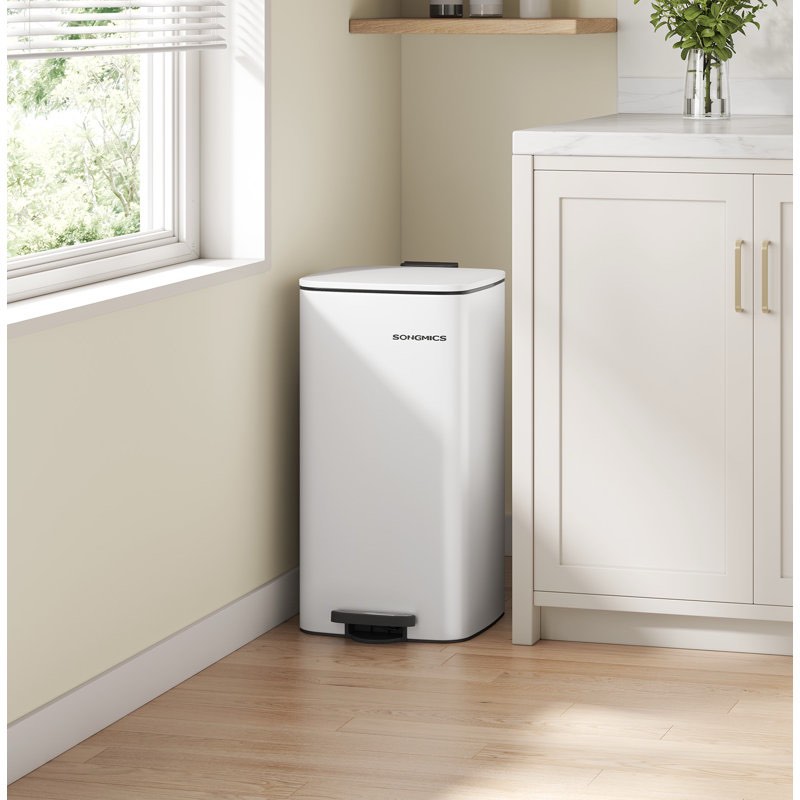 stainless steel step on trash can with non-slip pads