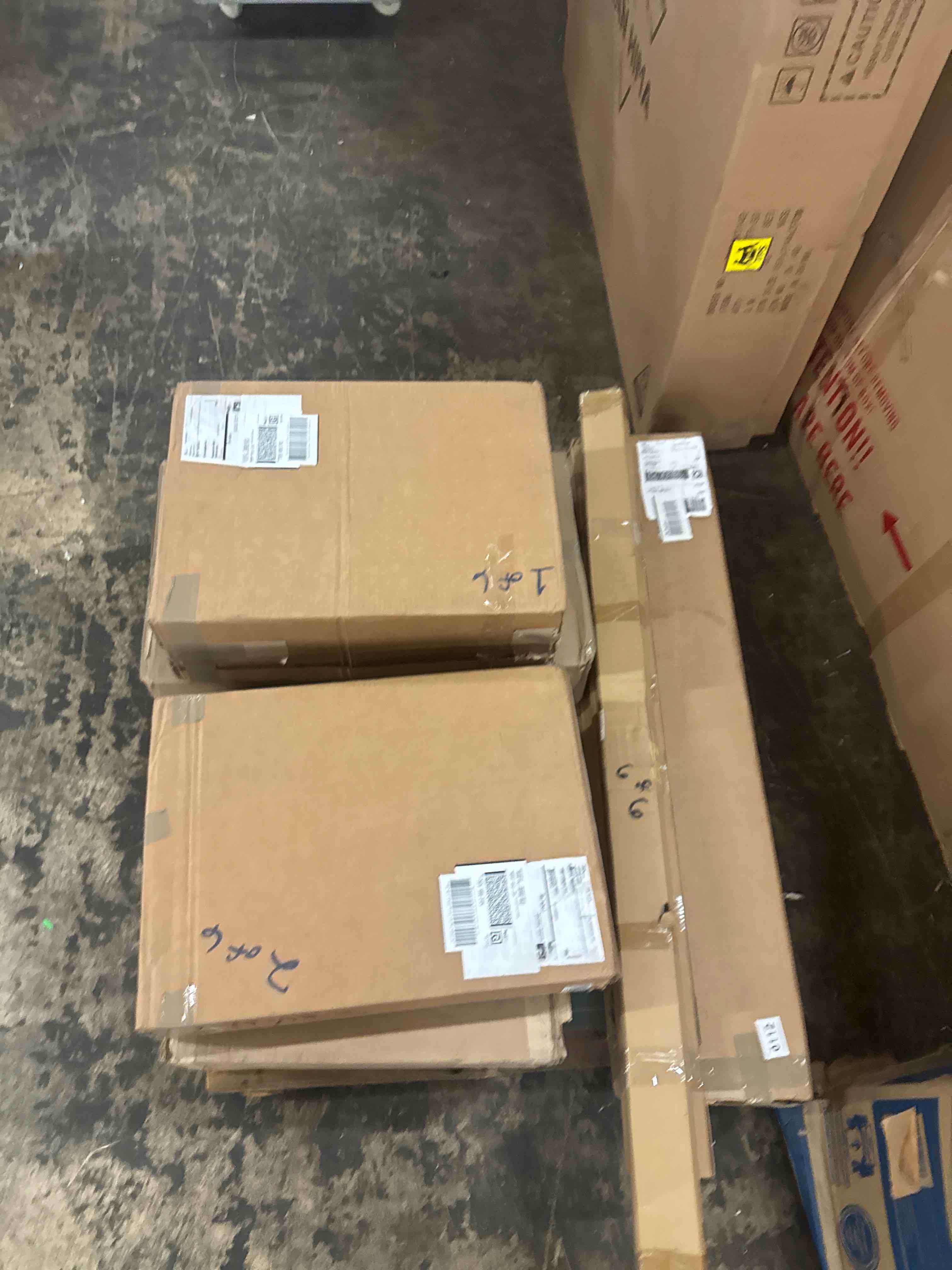 https://s3.amazonaws.com/lotting-images-prod/phillipi/YEL5020684_1760634335420.jpeg