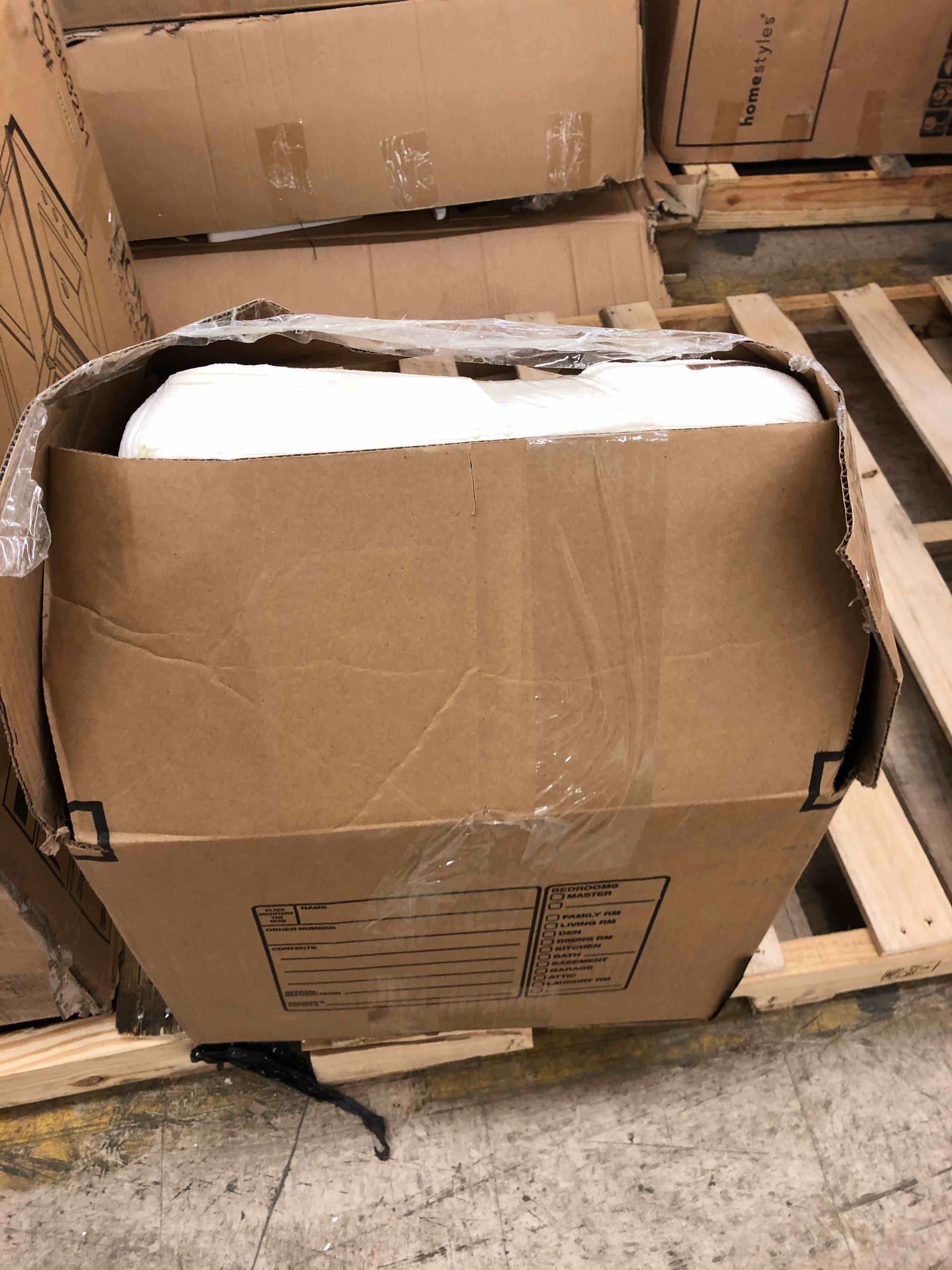 https://s3.amazonaws.com/lotting-images-prod/phillipi/YEL5059986_1716312512648.jpeg