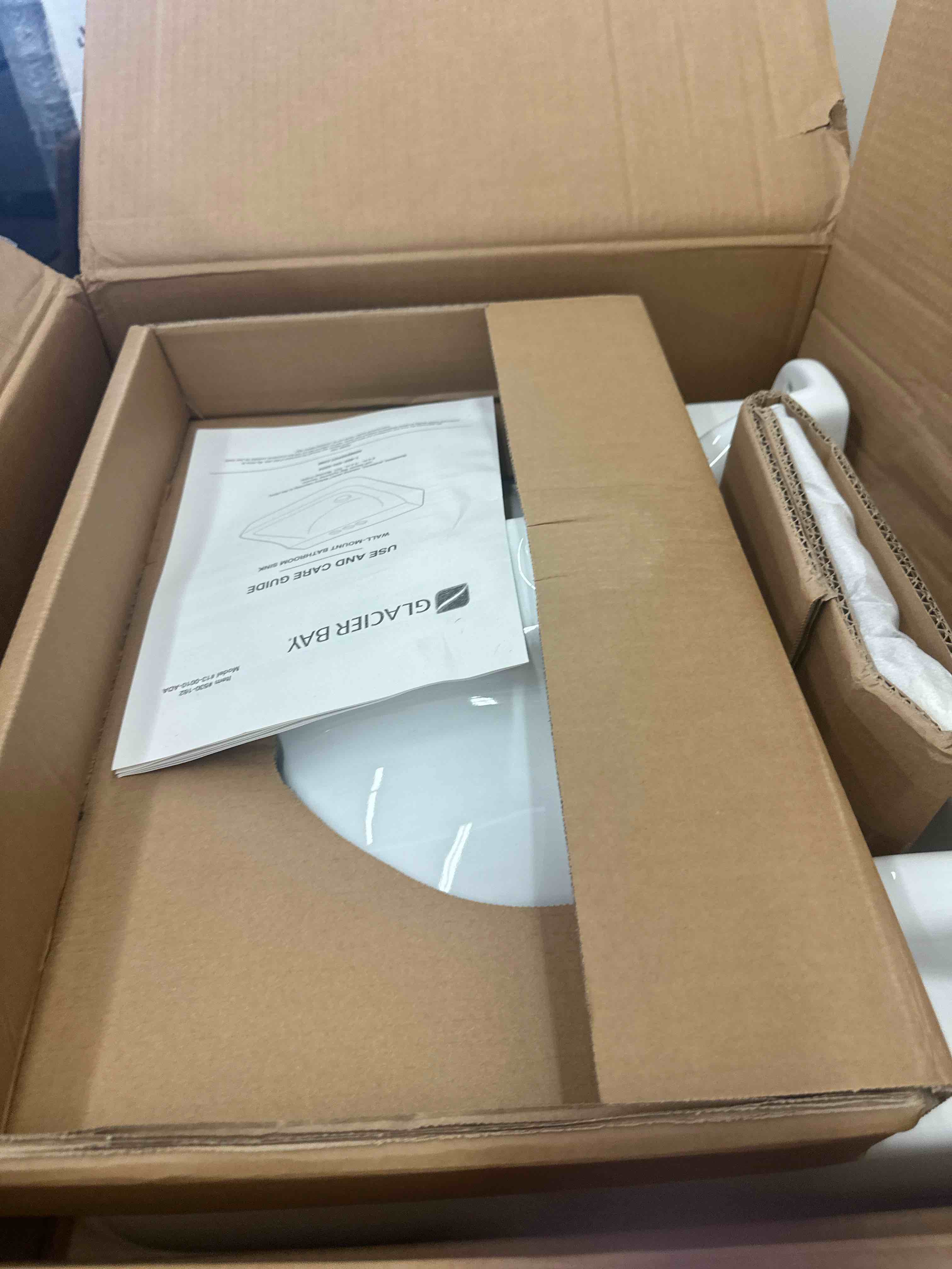 https://s3.amazonaws.com/lotting-images-prod/phillipi/YEL5060199_1718284527370.jpeg