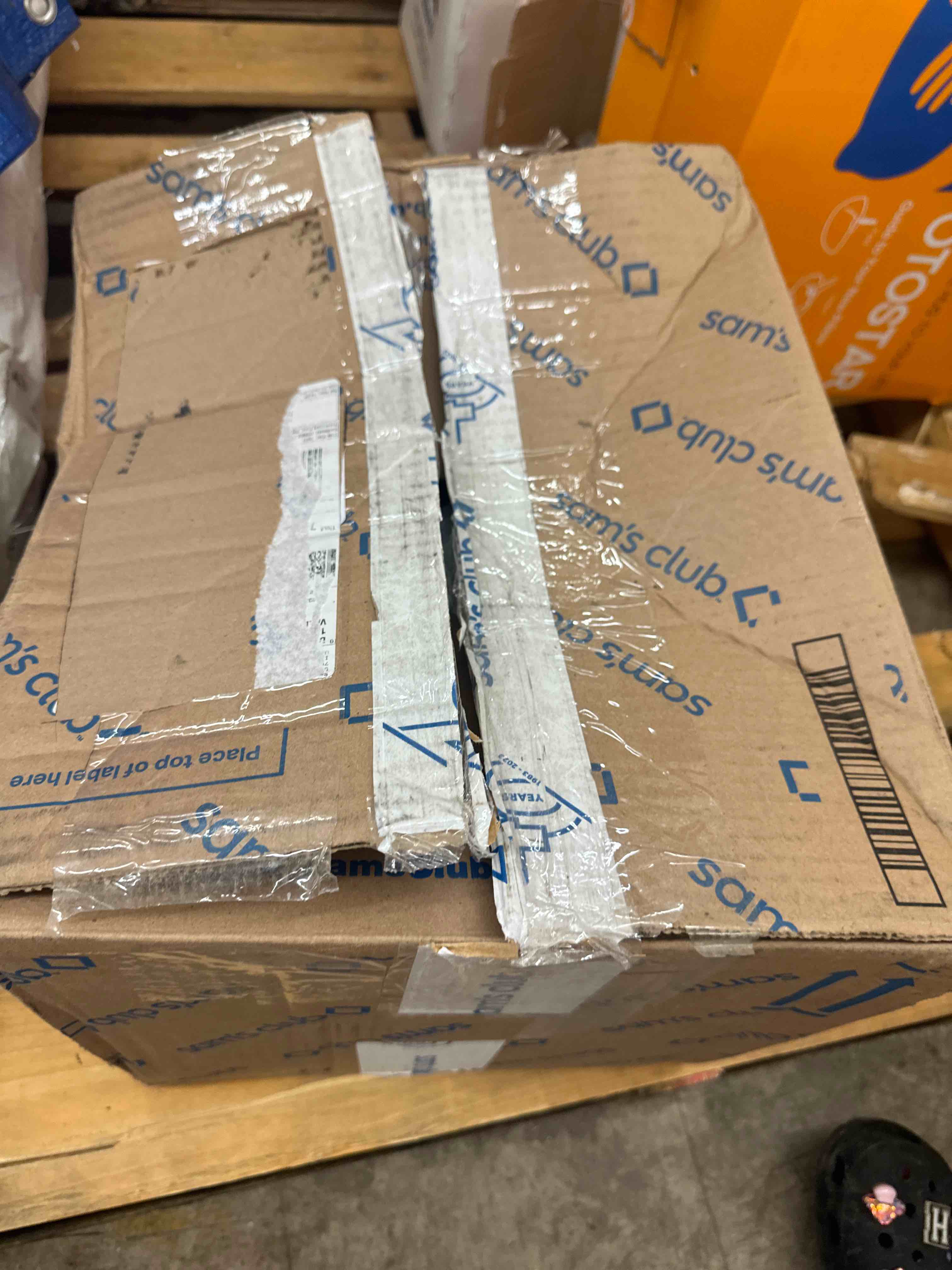 https://s3.amazonaws.com/lotting-images-prod/phillipi/YEL5061396_1722510472801.jpeg