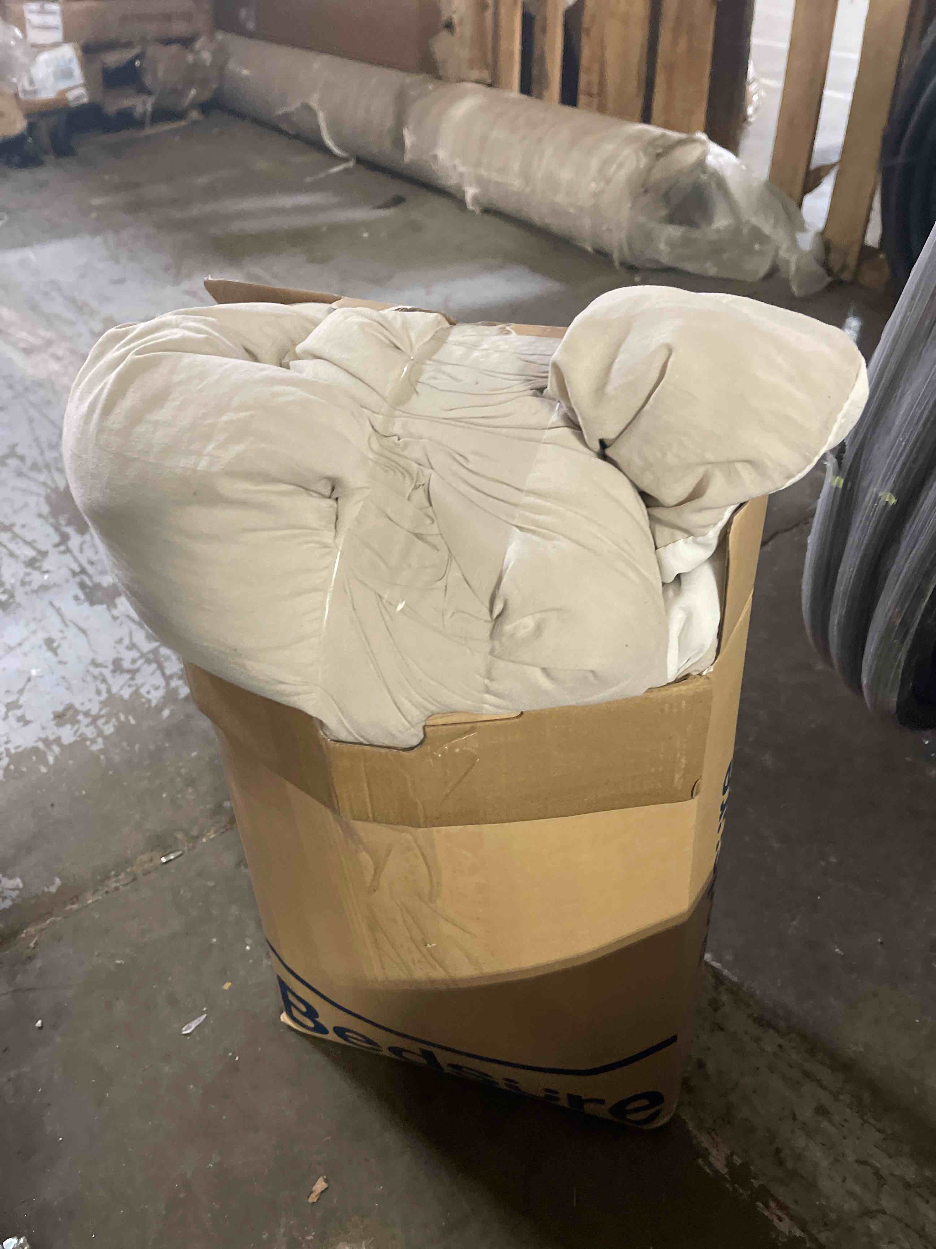 https://s3.amazonaws.com/lotting-images-prod/phillipi/YEL5061726_1716567048525.jpeg
