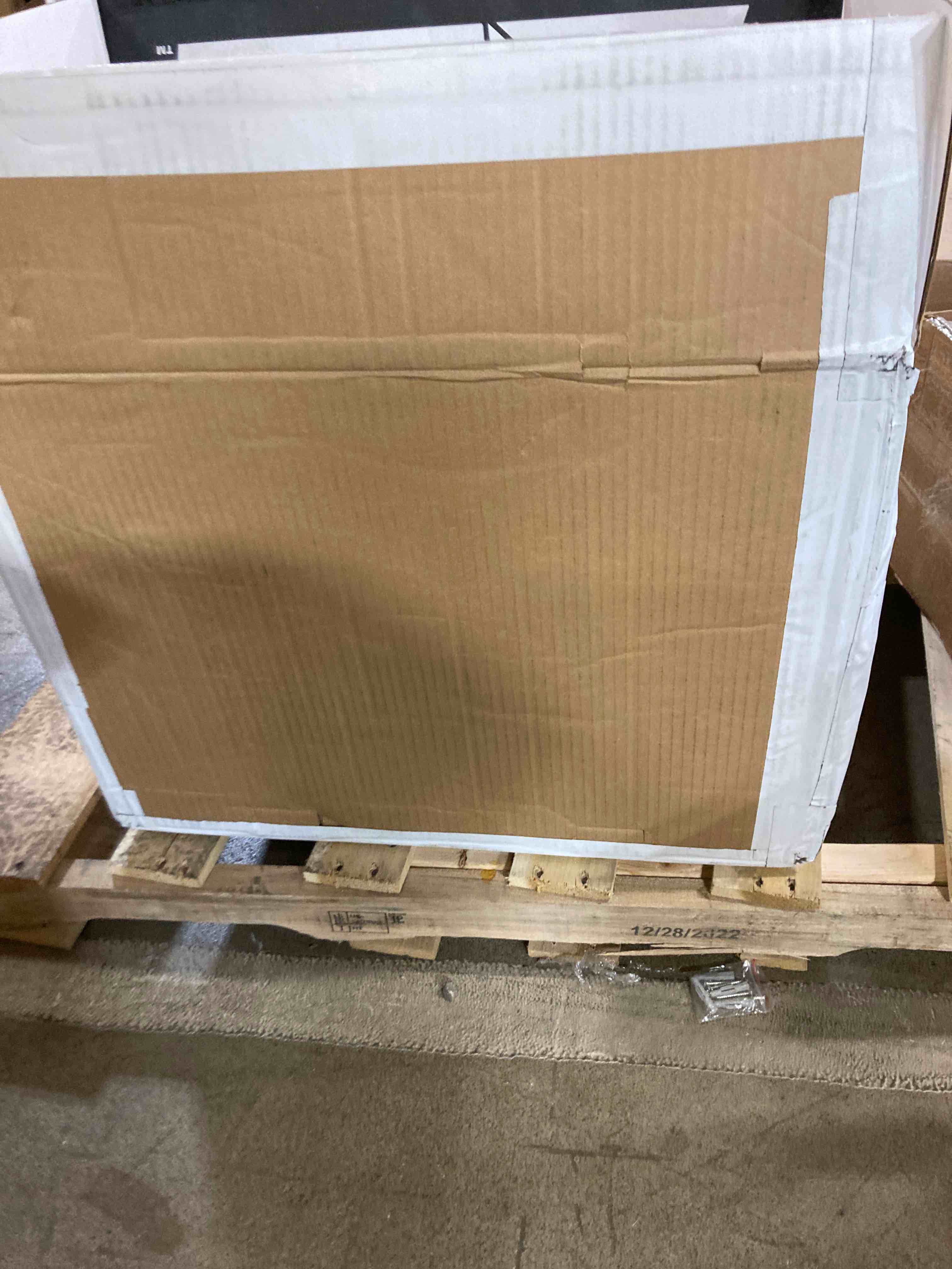 https://s3.amazonaws.com/lotting-images-prod/phillipi/YEL5063105_1702675755053.jpeg
