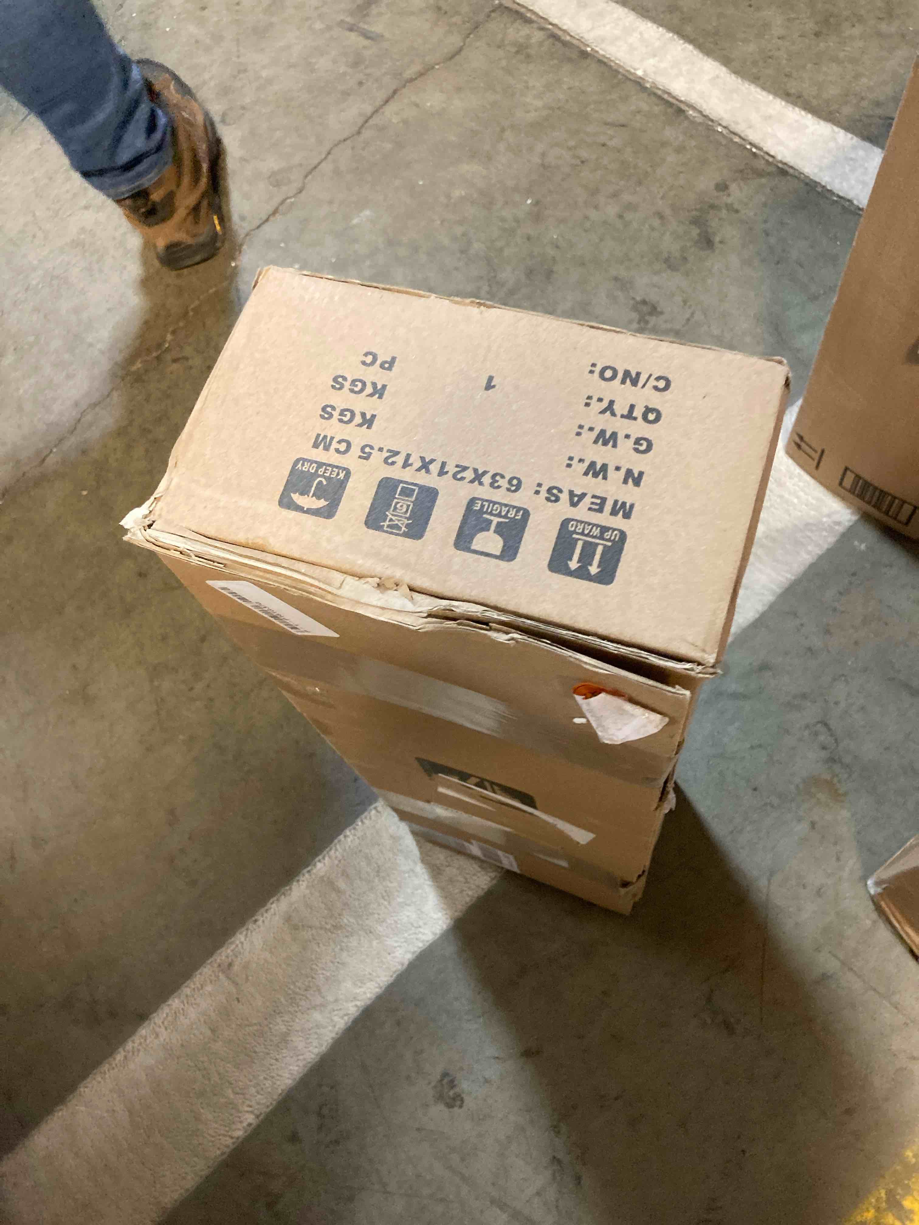 https://s3.amazonaws.com/lotting-images-prod/phillipi/YEL5063878_1704396512879.jpeg