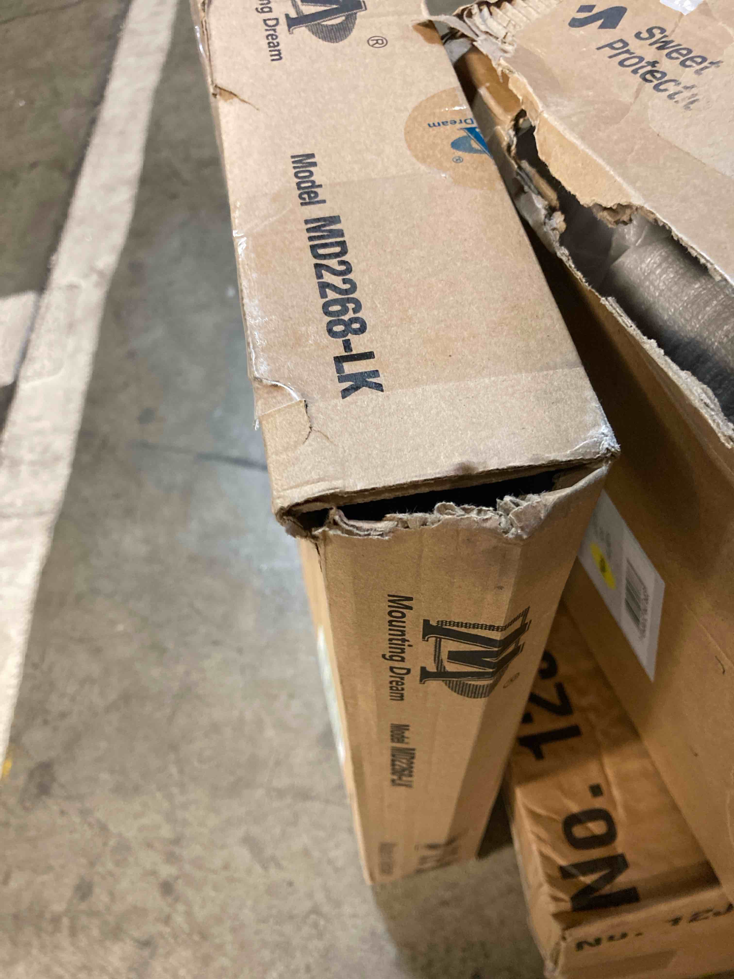 https://s3.amazonaws.com/lotting-images-prod/phillipi/YEL5063890_1704394598125.jpeg