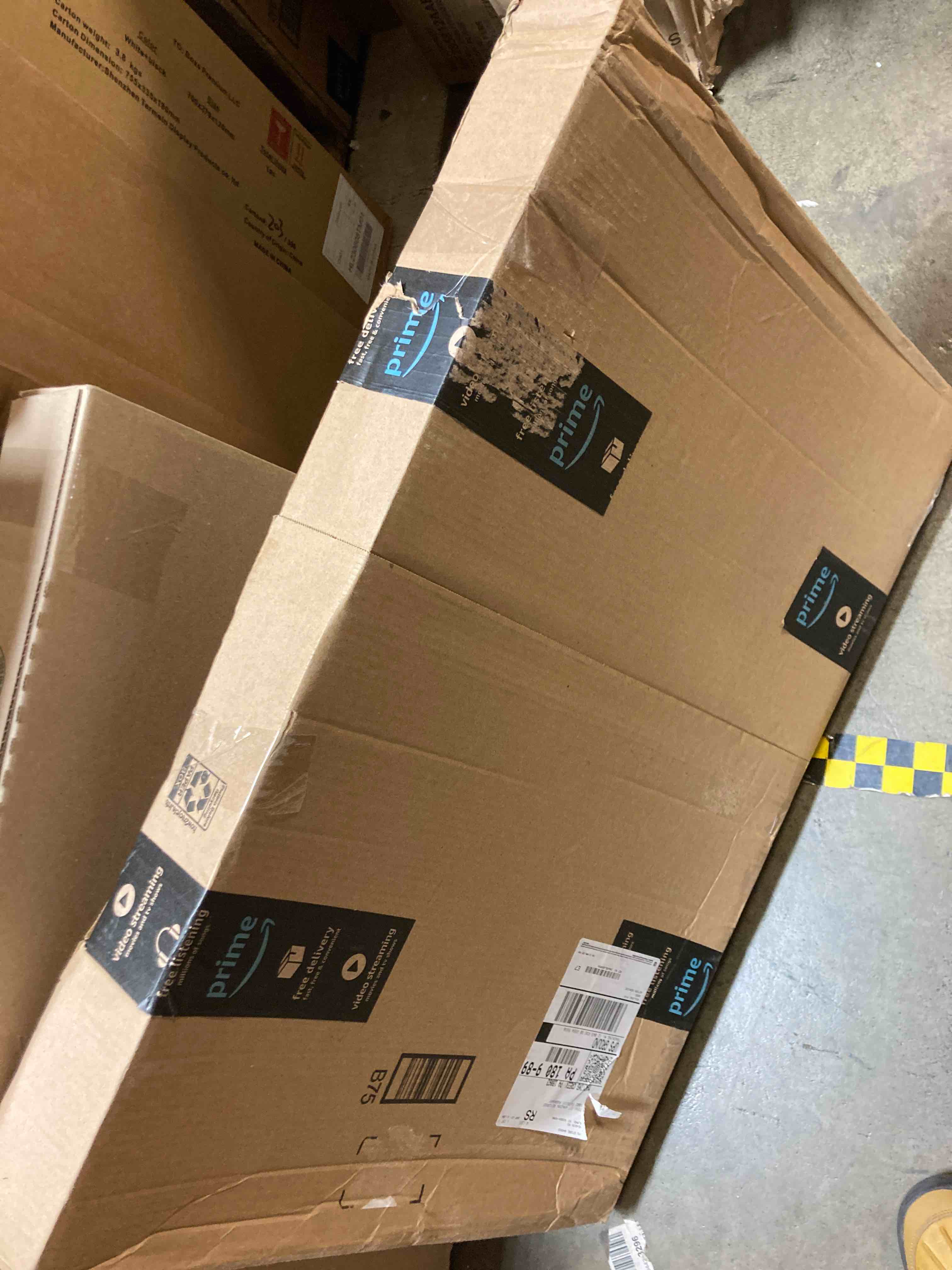 https://s3.amazonaws.com/lotting-images-prod/phillipi/YEL5064205_1704828928595.jpeg