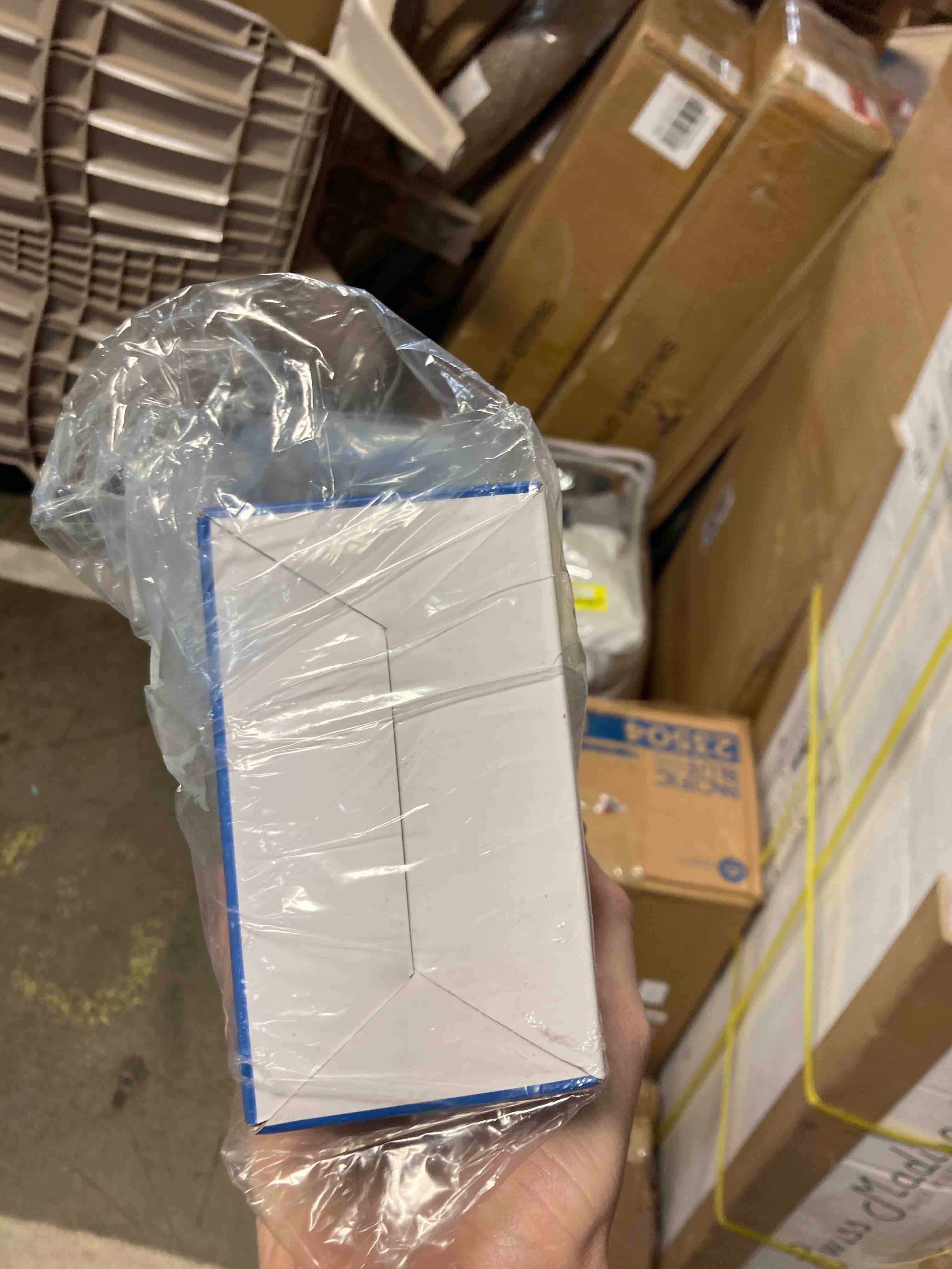 https://s3.amazonaws.com/lotting-images-prod/phillipi/YEL5064312_1704903767051.jpeg