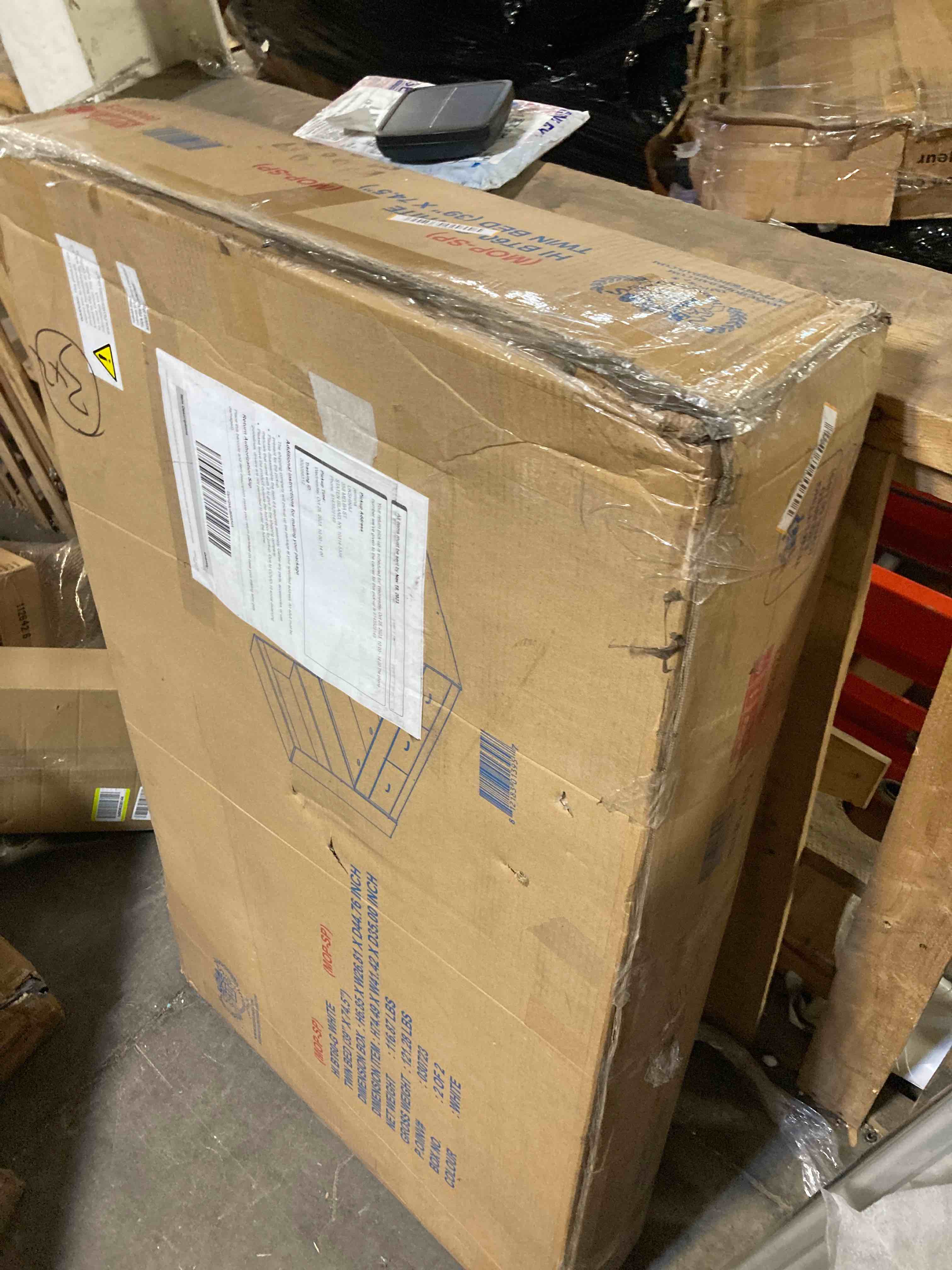 https://s3.amazonaws.com/lotting-images-prod/phillipi/YEL5064811_1701462267588.jpeg