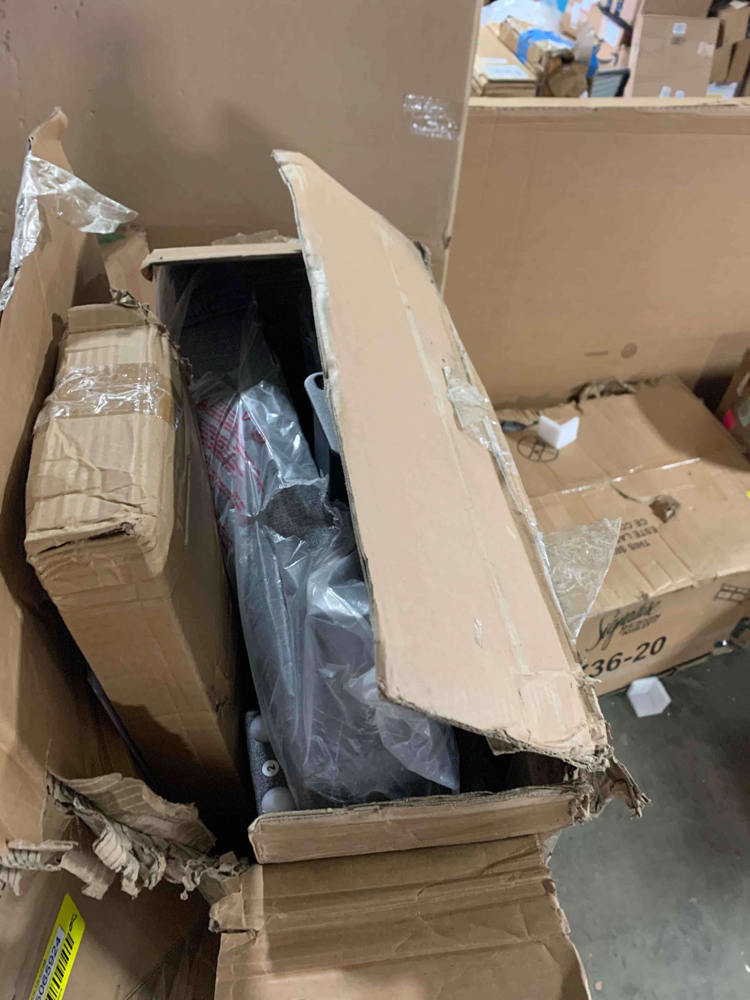 https://s3.amazonaws.com/lotting-images-prod/phillipi/YEL5065925_1708451122505.jpeg