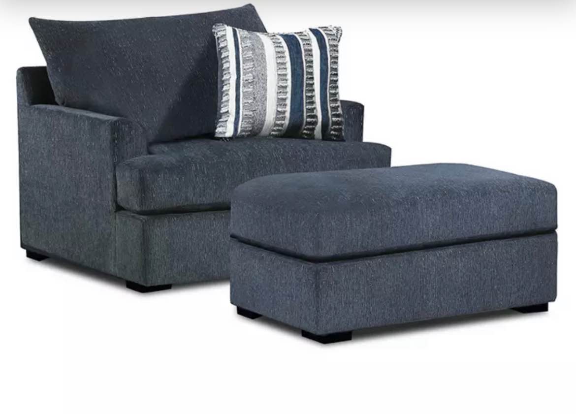 Broyhill Hartford Chair and A Half blue. chair only minor cosmetic scratches 