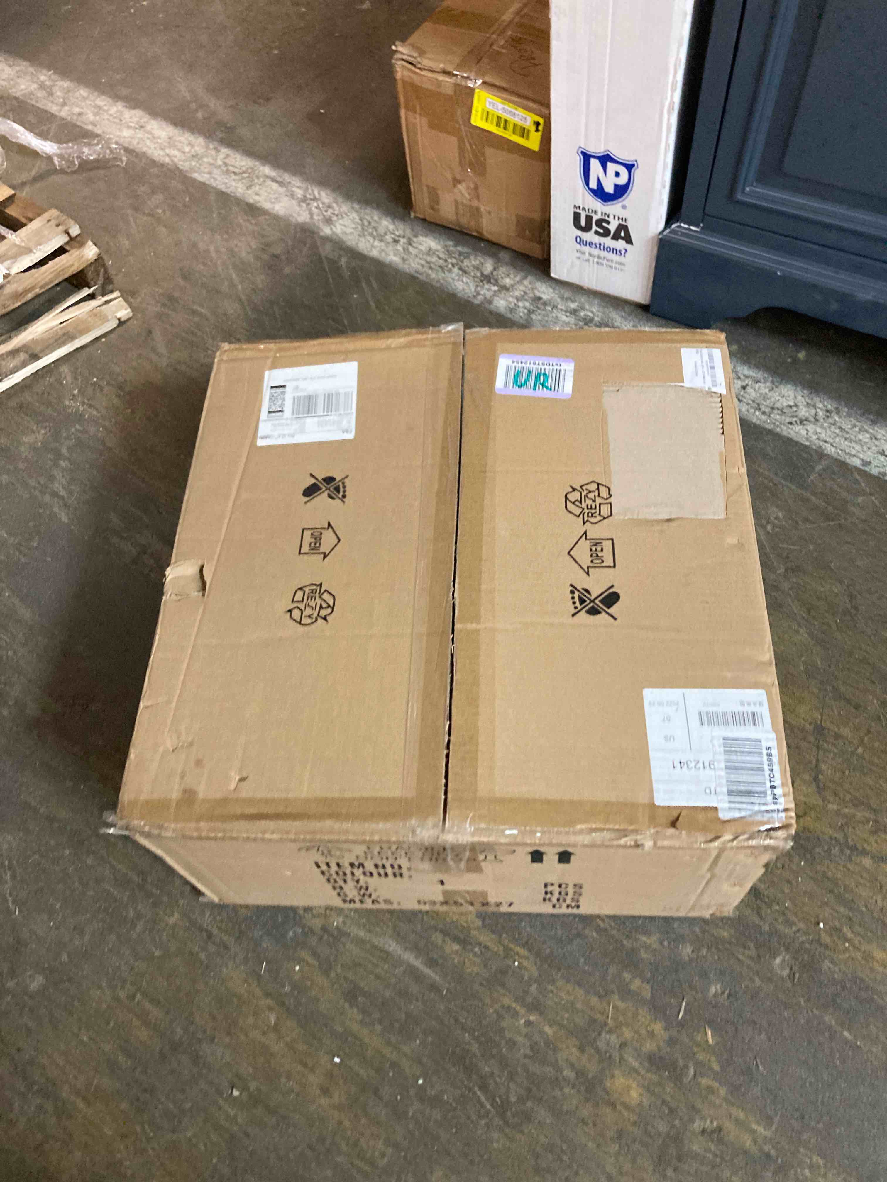 https://s3.amazonaws.com/lotting-images-prod/phillipi/YEL5068127_1701970300466.jpeg