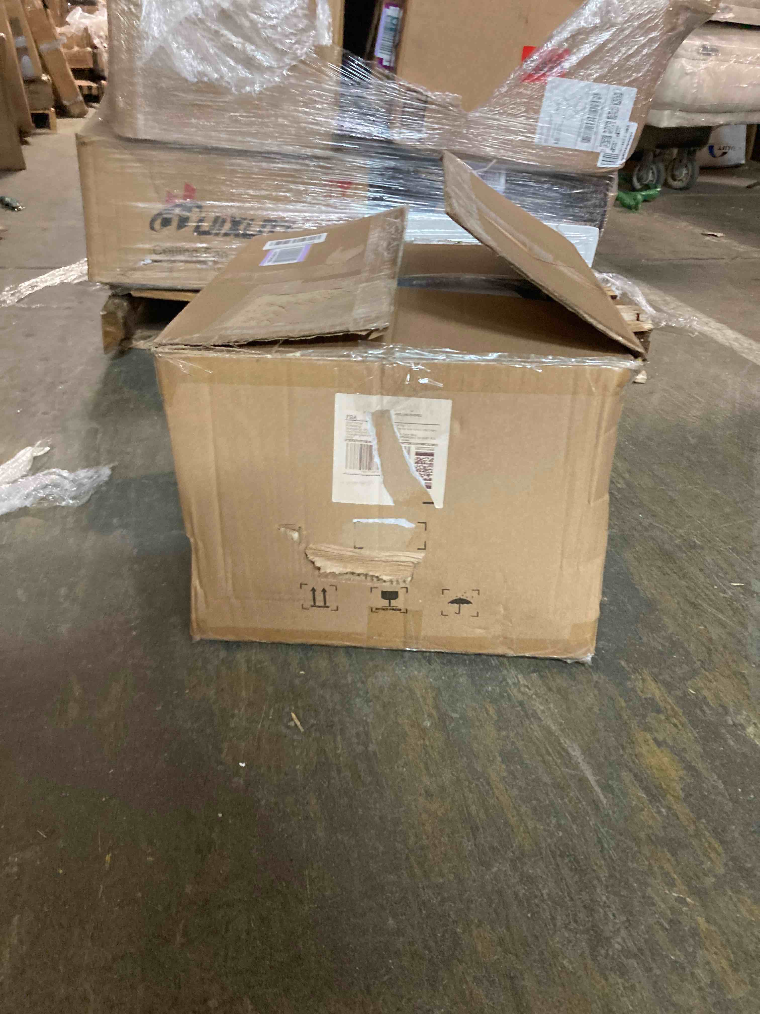 https://s3.amazonaws.com/lotting-images-prod/phillipi/YEL5068129_1701970740617.jpeg