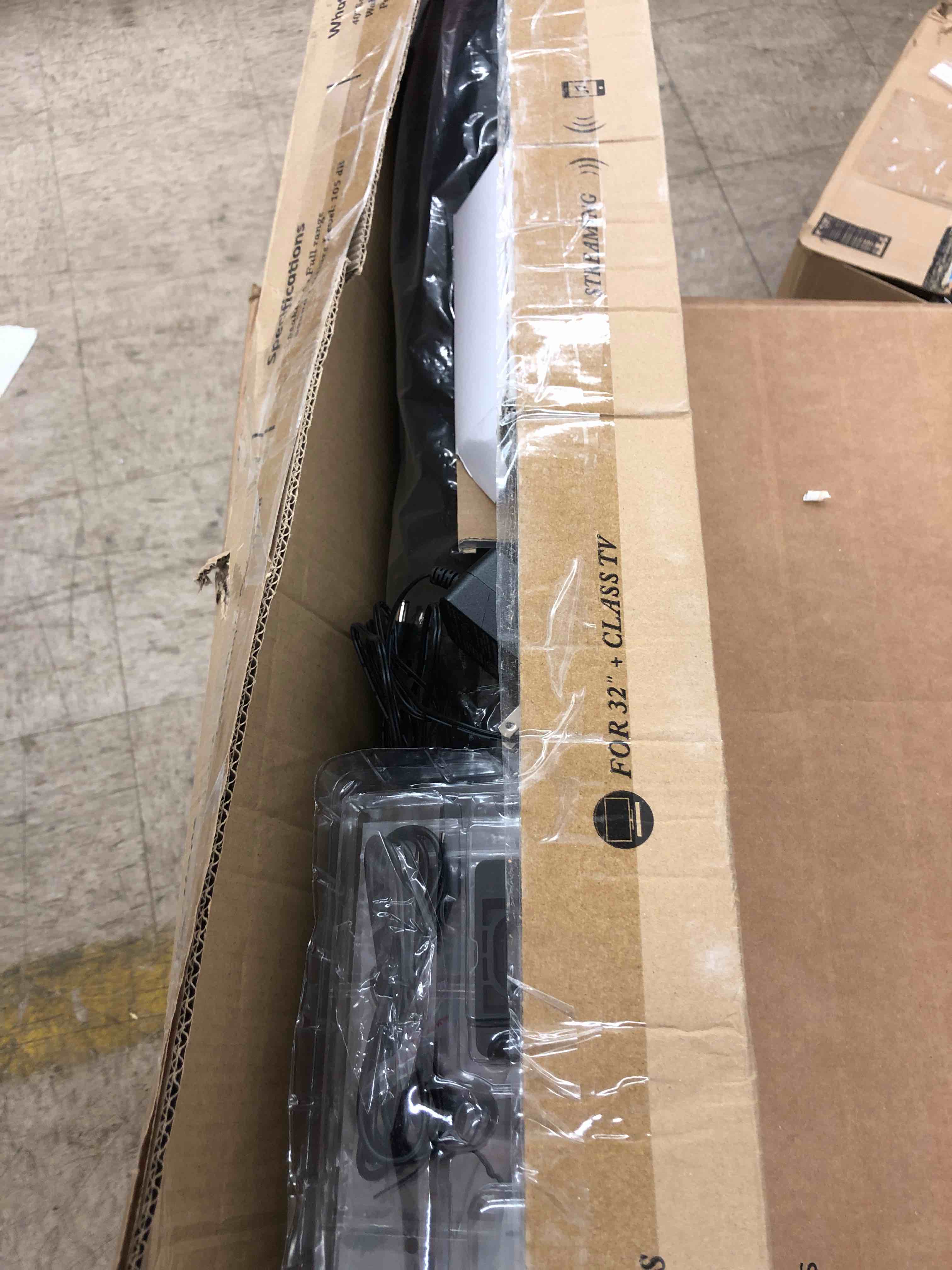 https://s3.amazonaws.com/lotting-images-prod/phillipi/YEL5069821_1708378880051.jpeg