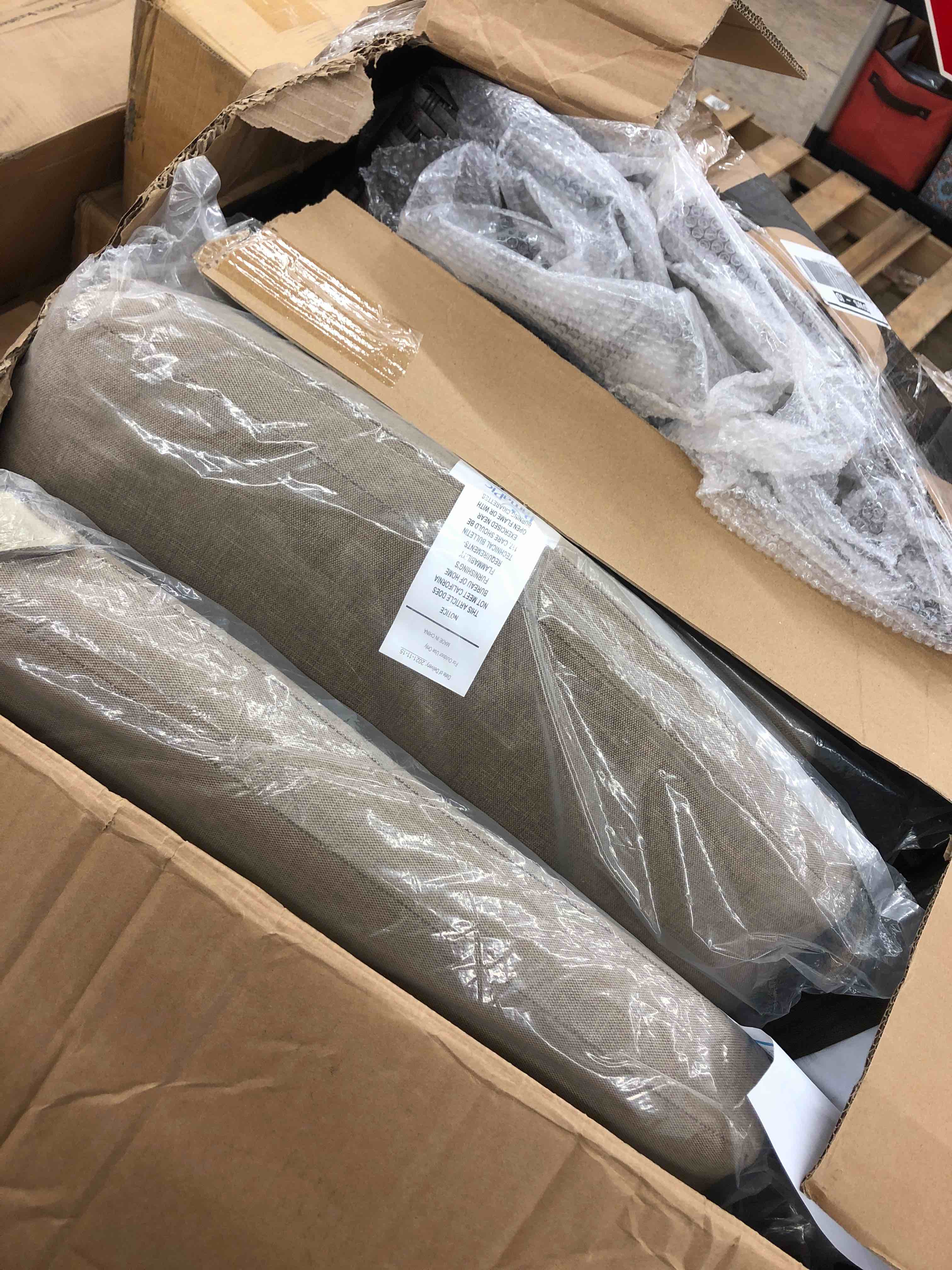 https://s3.amazonaws.com/lotting-images-prod/phillipi/YEL5135409_1695750725841.jpeg