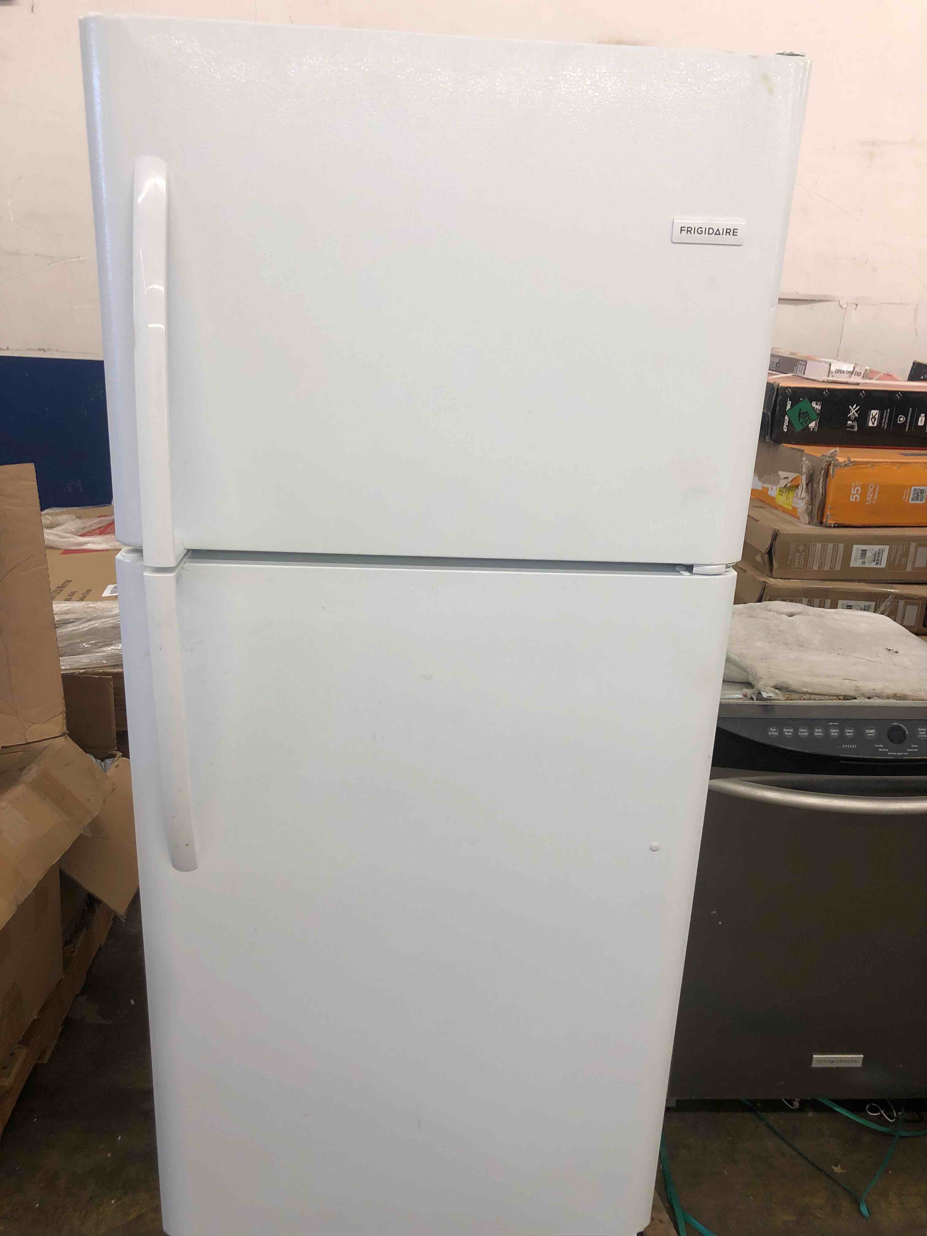 https://s3.amazonaws.com/lotting-images-prod/phillipi/YEL5135420_1695825788372.jpeg