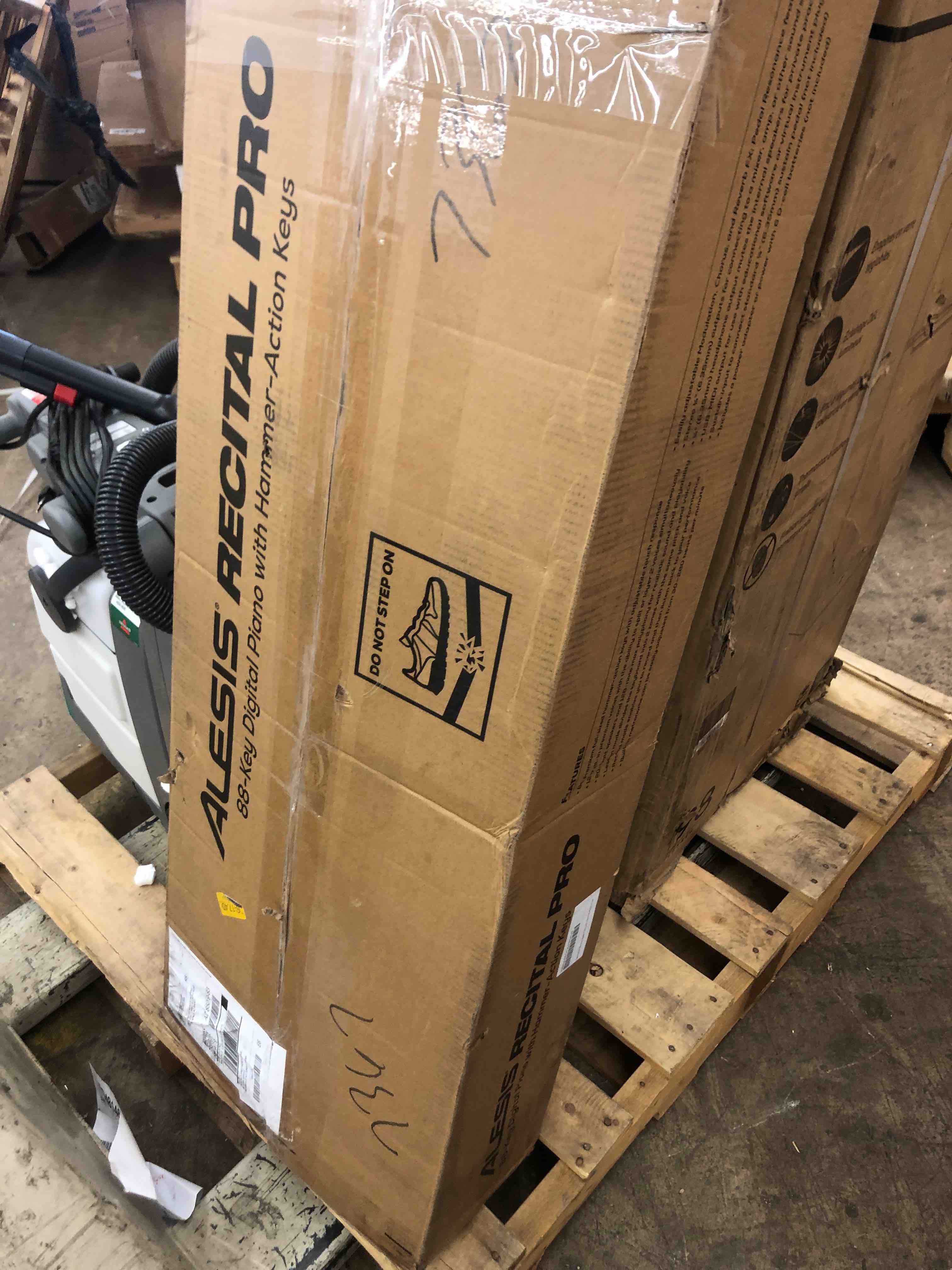 https://s3.amazonaws.com/lotting-images-prod/phillipi/YEL5135542_1697729501137.jpeg