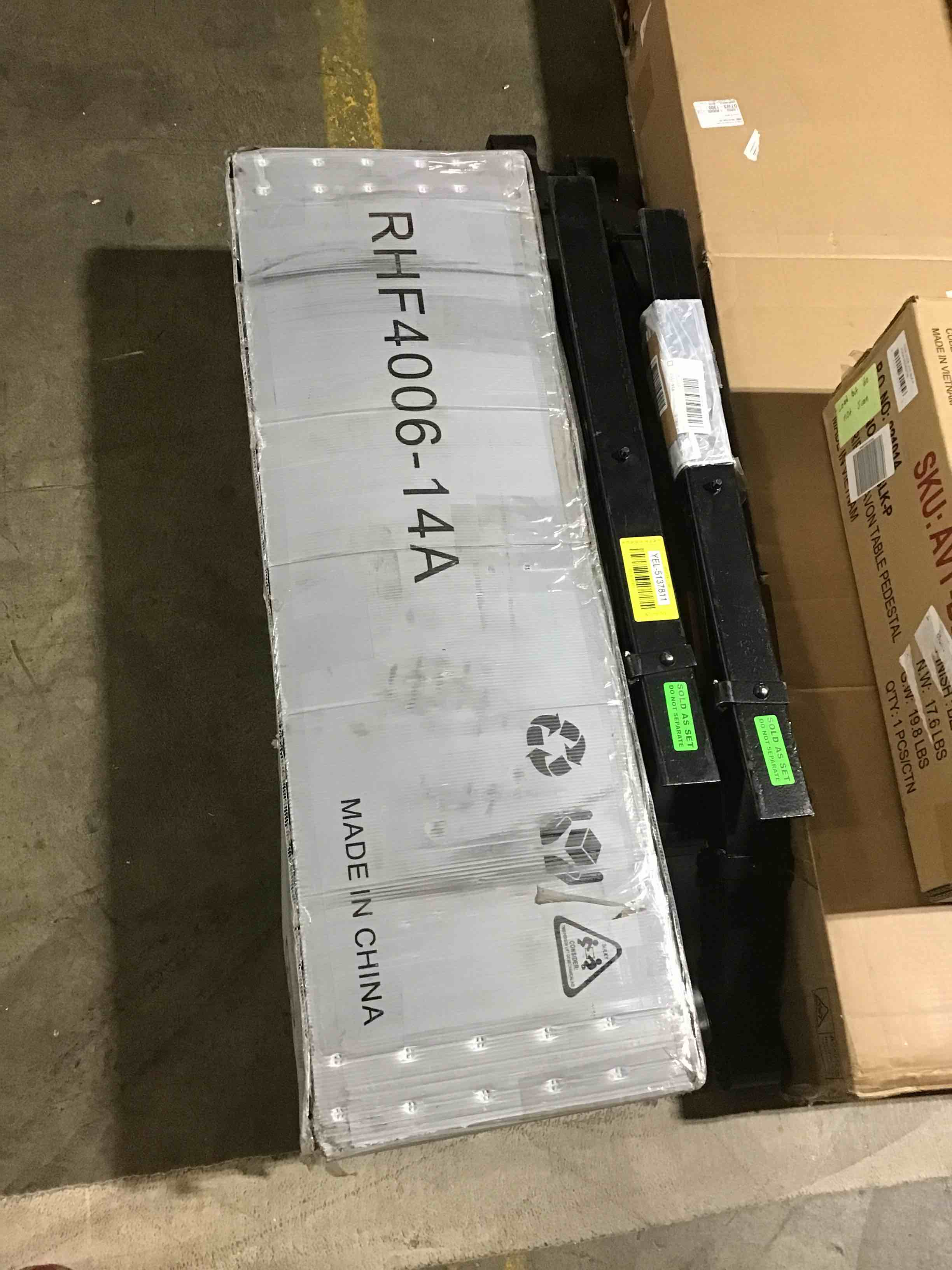https://s3.amazonaws.com/lotting-images-prod/phillipi/YEL5137813_1695926819734.jpeg