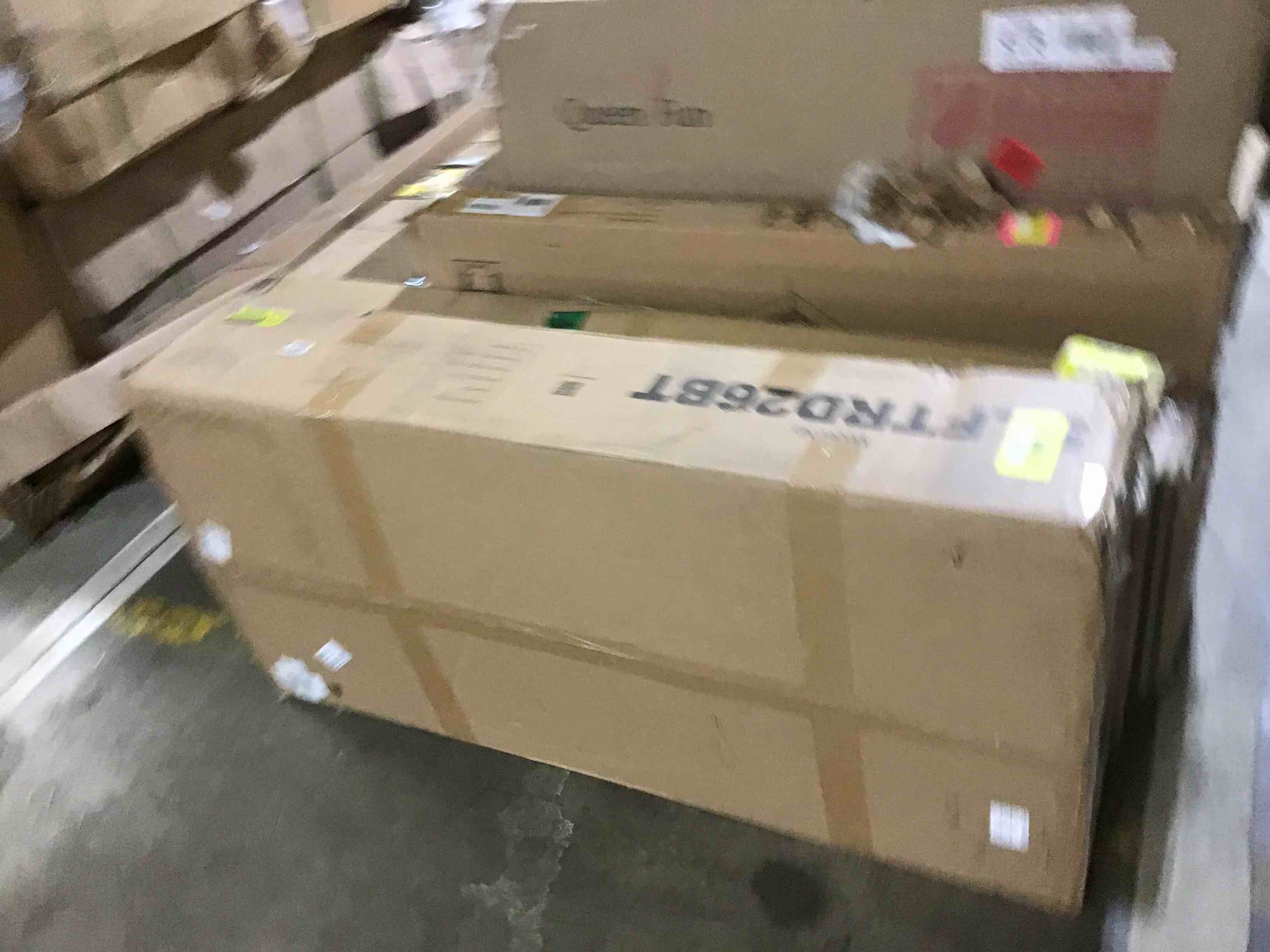 https://s3.amazonaws.com/lotting-images-prod/phillipi/YEL5137818_1695931509072.jpeg