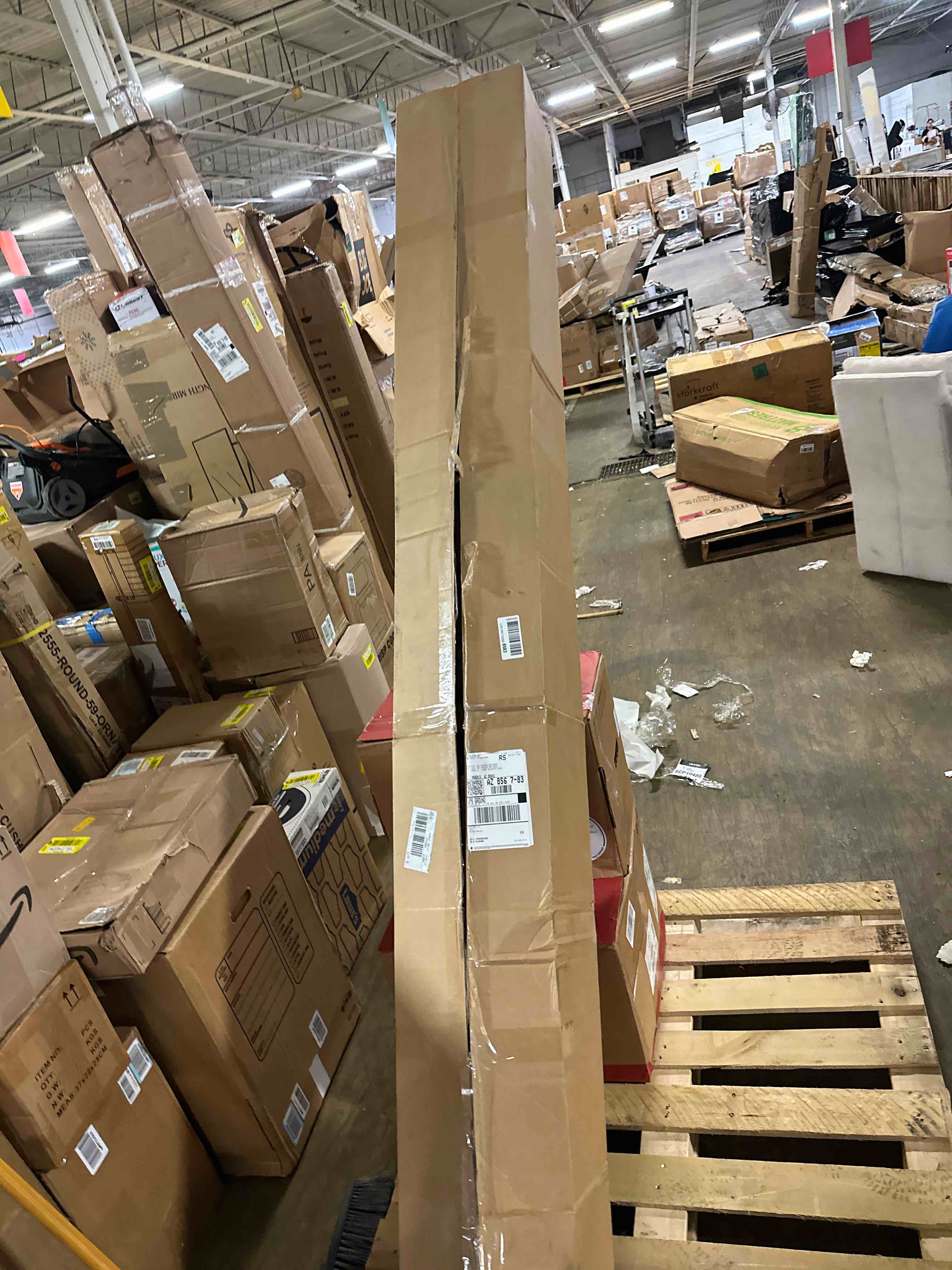 https://s3.amazonaws.com/lotting-images-prod/phillipi/YEL5142307_1692892338013.jpeg
