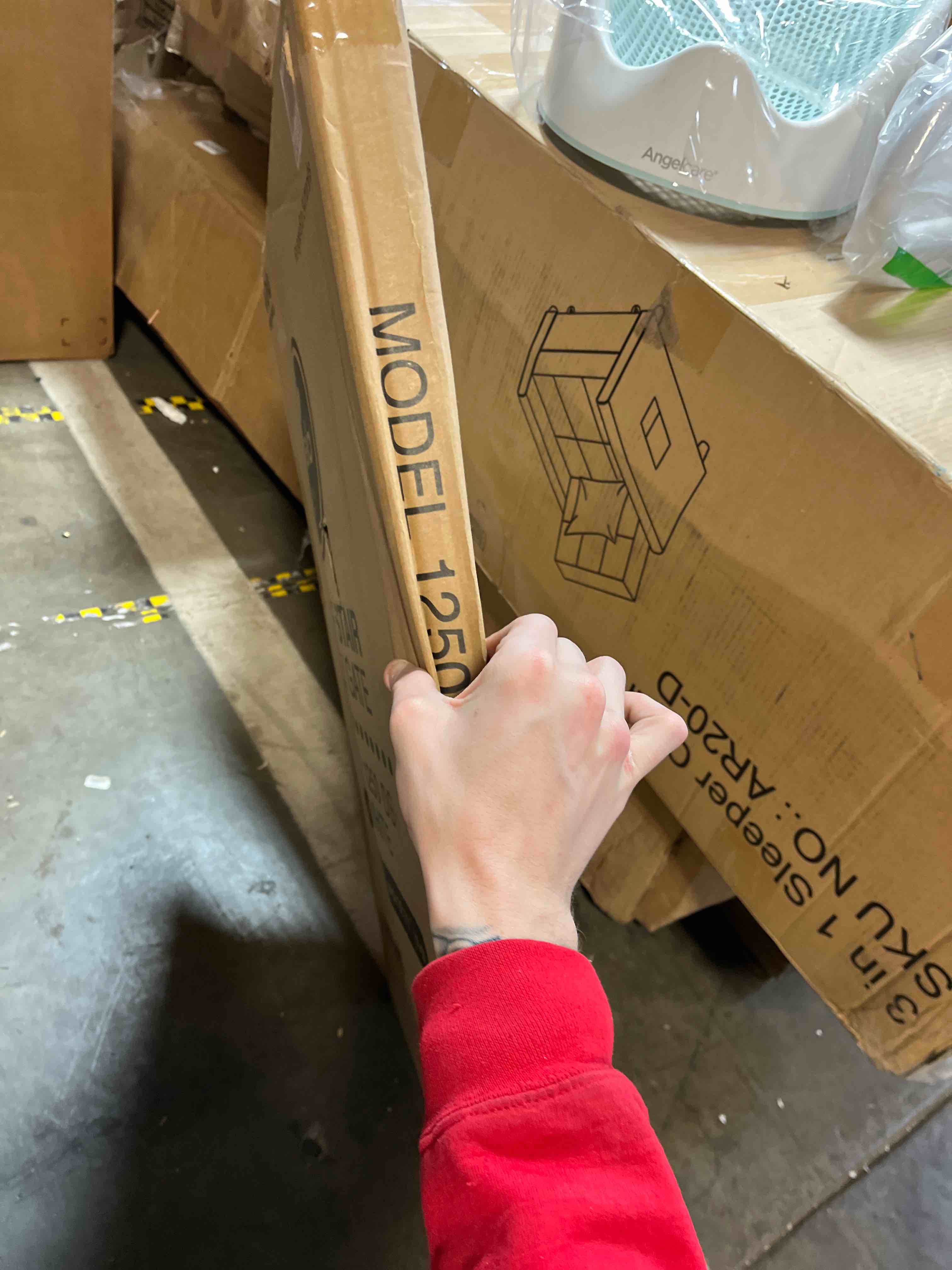 https://s3.amazonaws.com/lotting-images-prod/phillipi/YEL5144316_1710273052930.jpeg