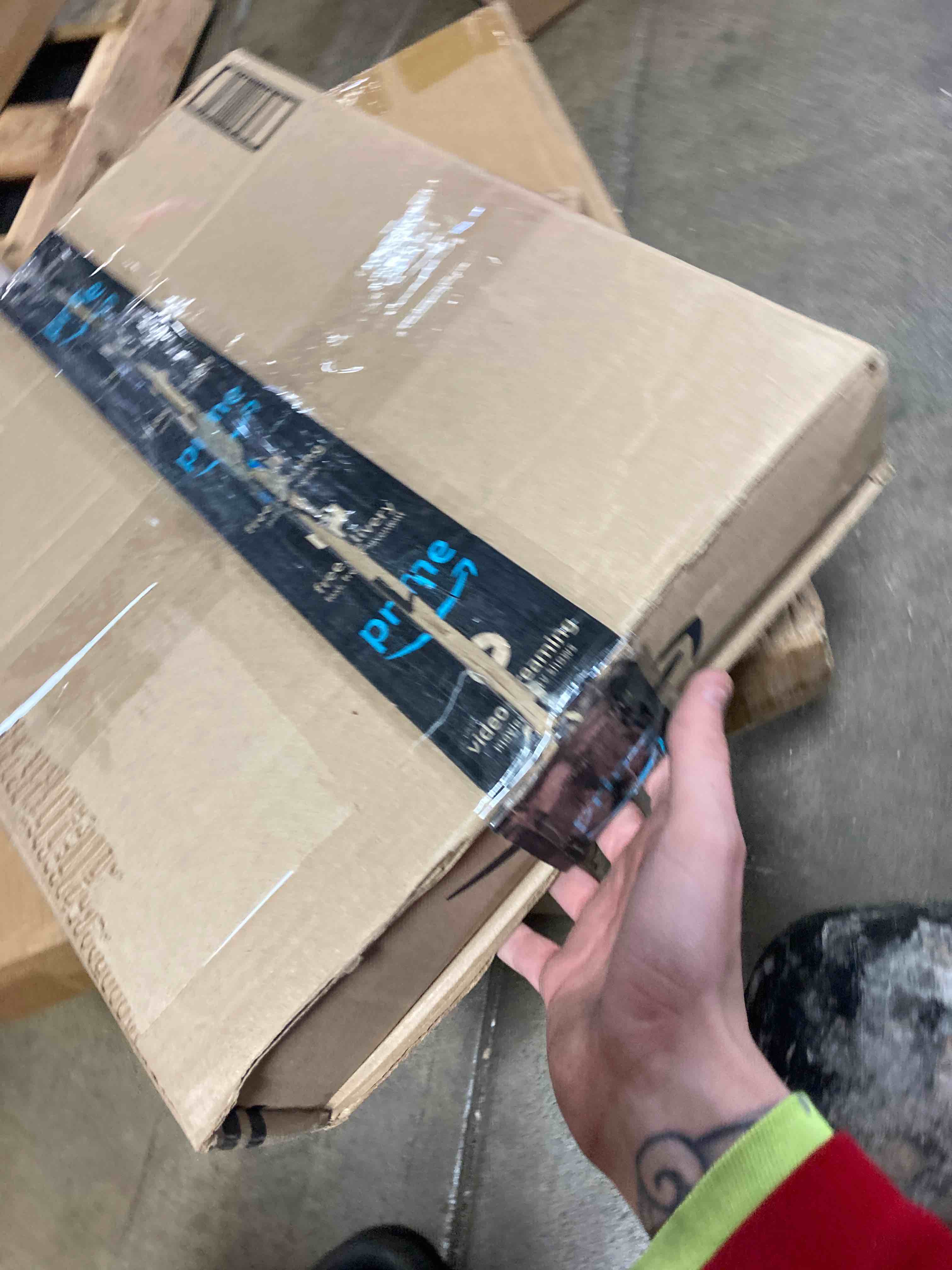 https://s3.amazonaws.com/lotting-images-prod/phillipi/YEL5144853_1711729446445.jpeg